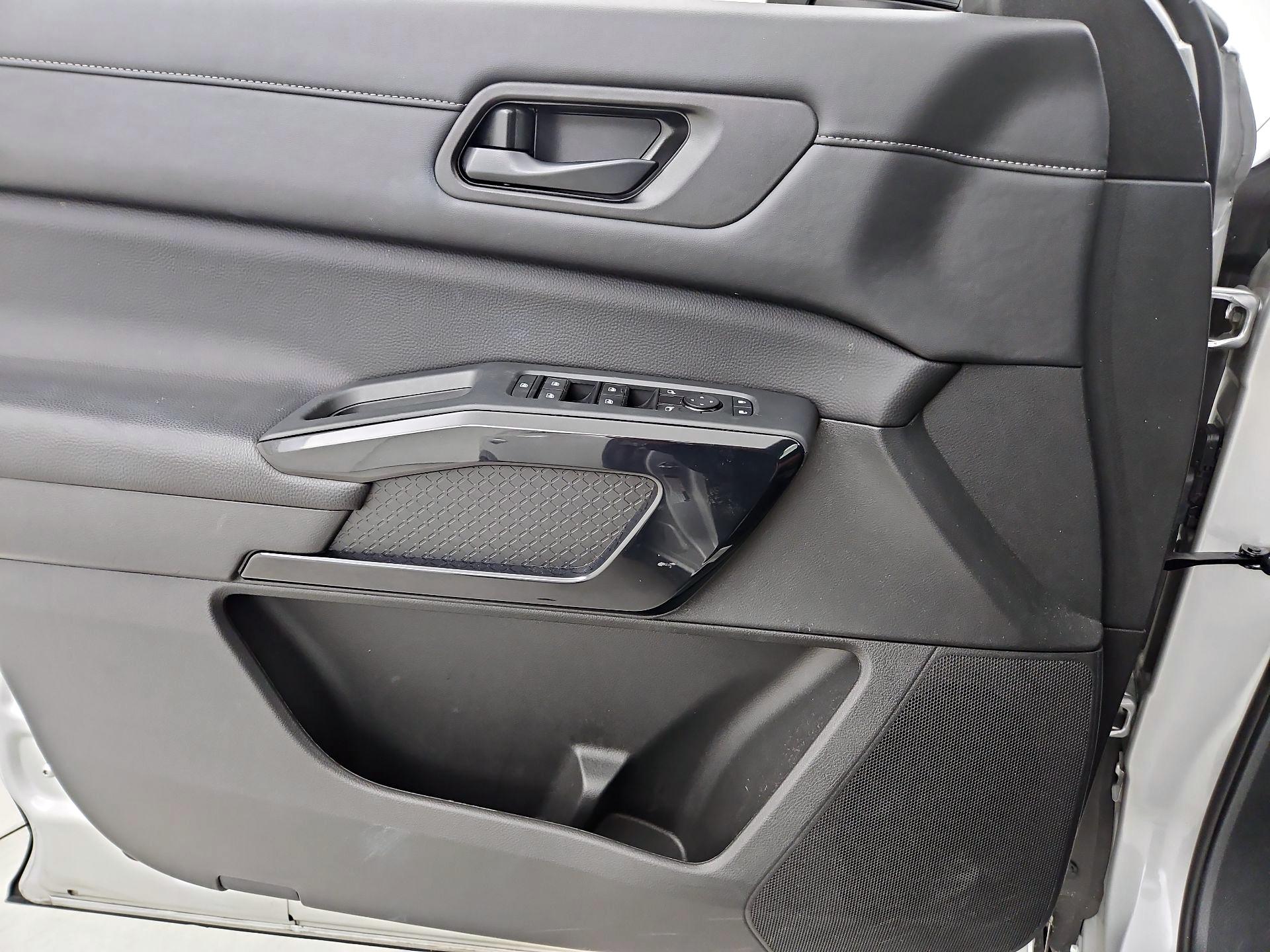 Thumbnail: 2025 Nissan Pathfinder - 12