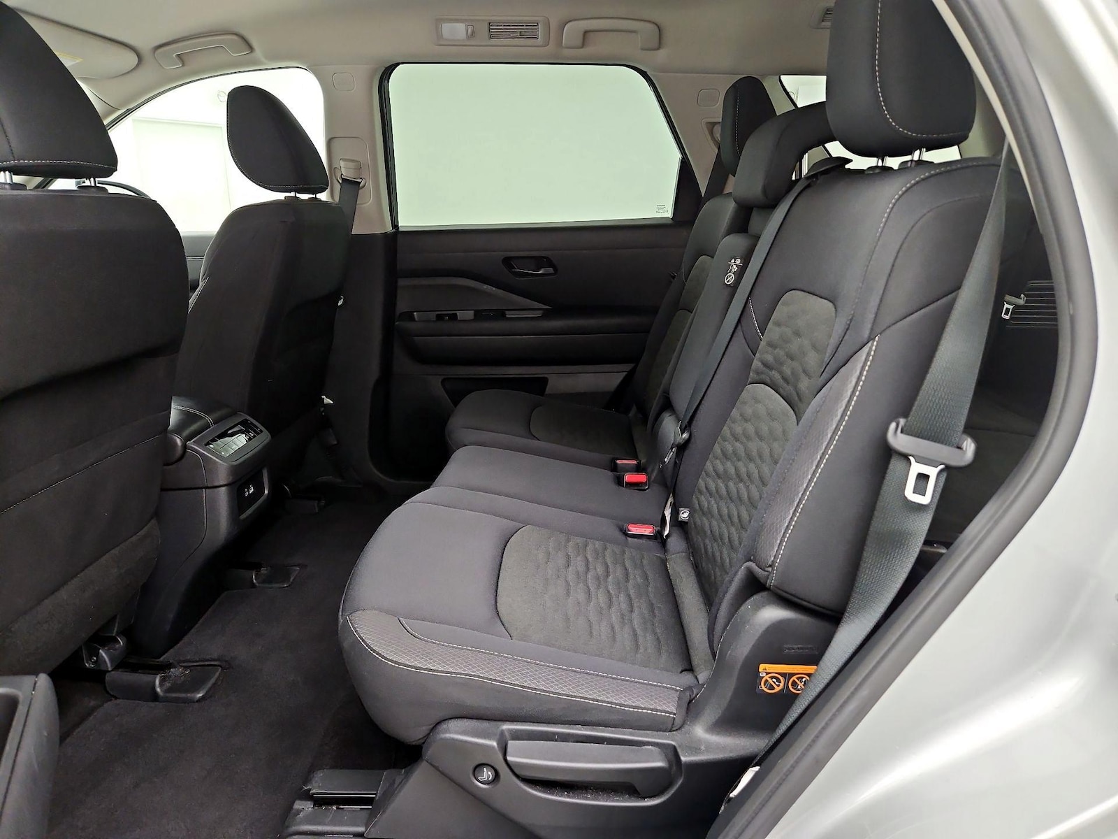 2025 Nissan Pathfinder SV - Photo 20