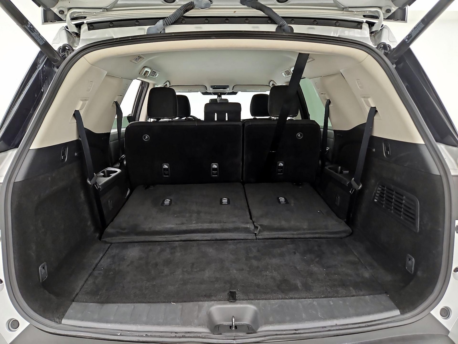 2025 Nissan Pathfinder SV - Photo 21