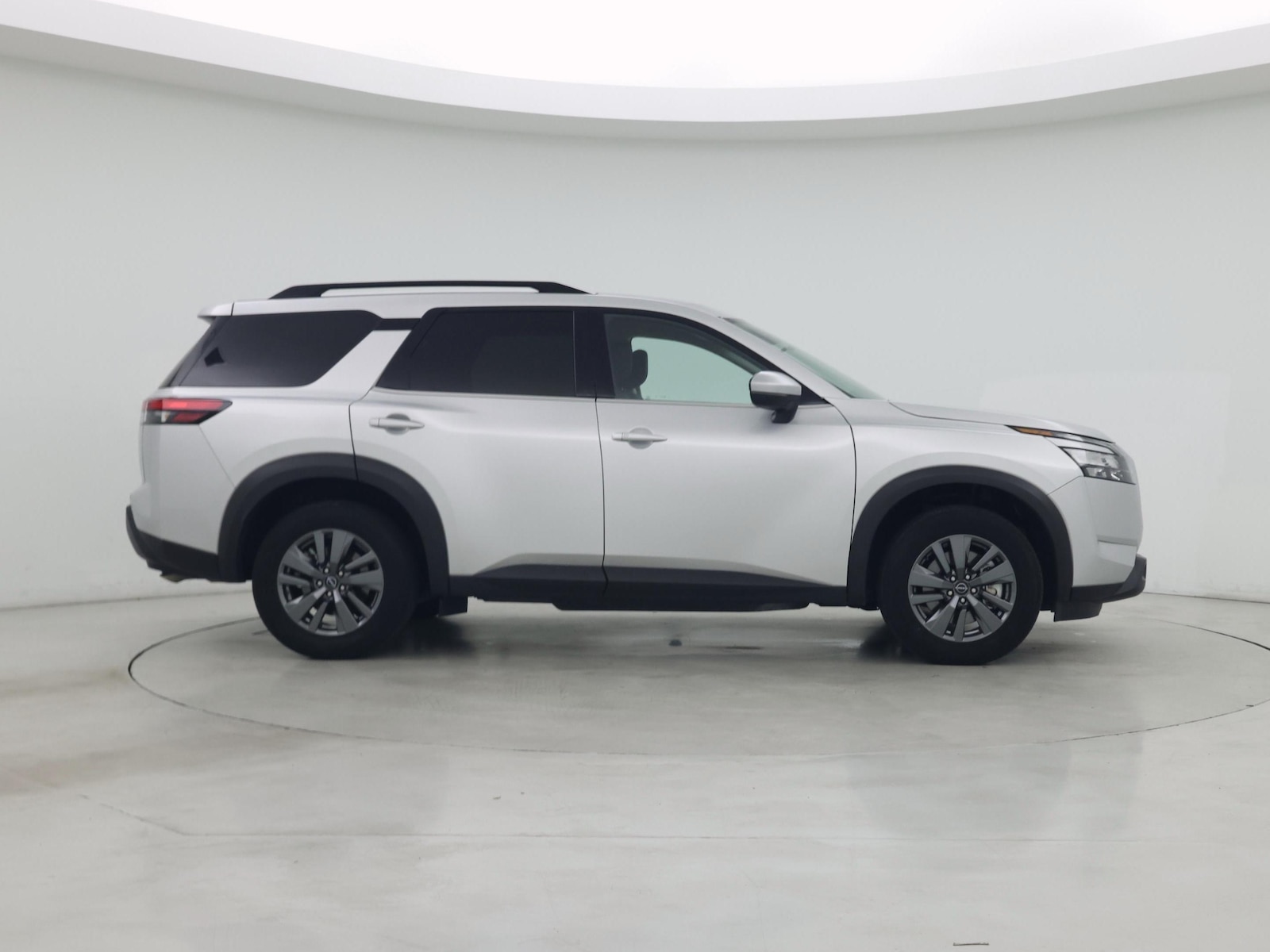 2025 Nissan Pathfinder SV - Photo 8