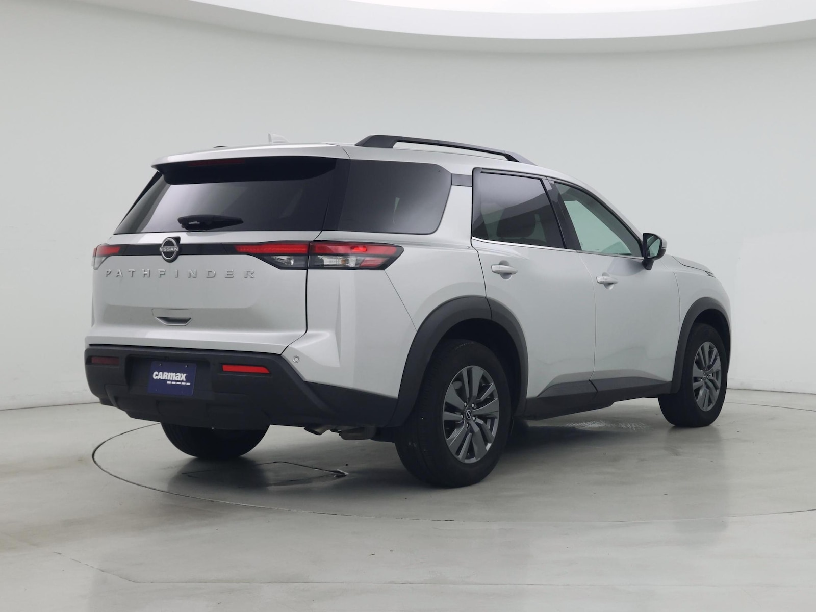 2025 Nissan Pathfinder SV - Photo 9