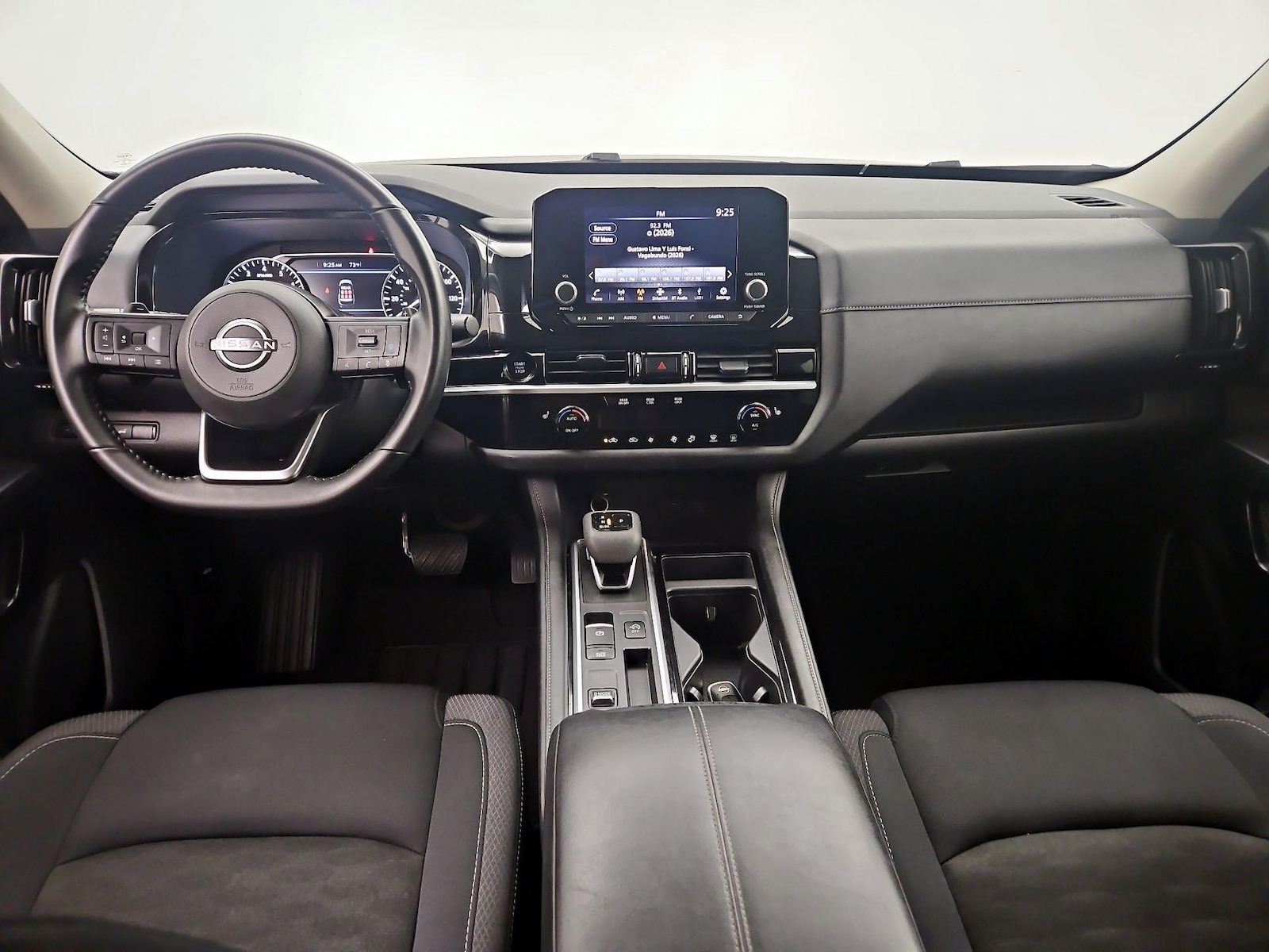 2025 Nissan Pathfinder SV - Photo 10
