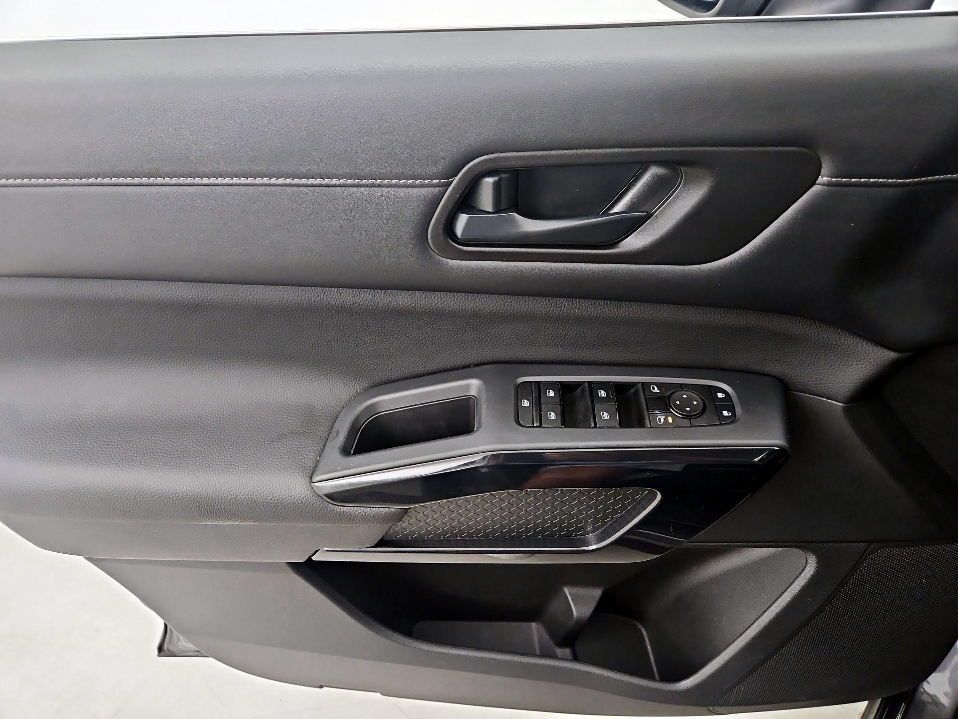 Thumbnail: 2025 Nissan Pathfinder - 12