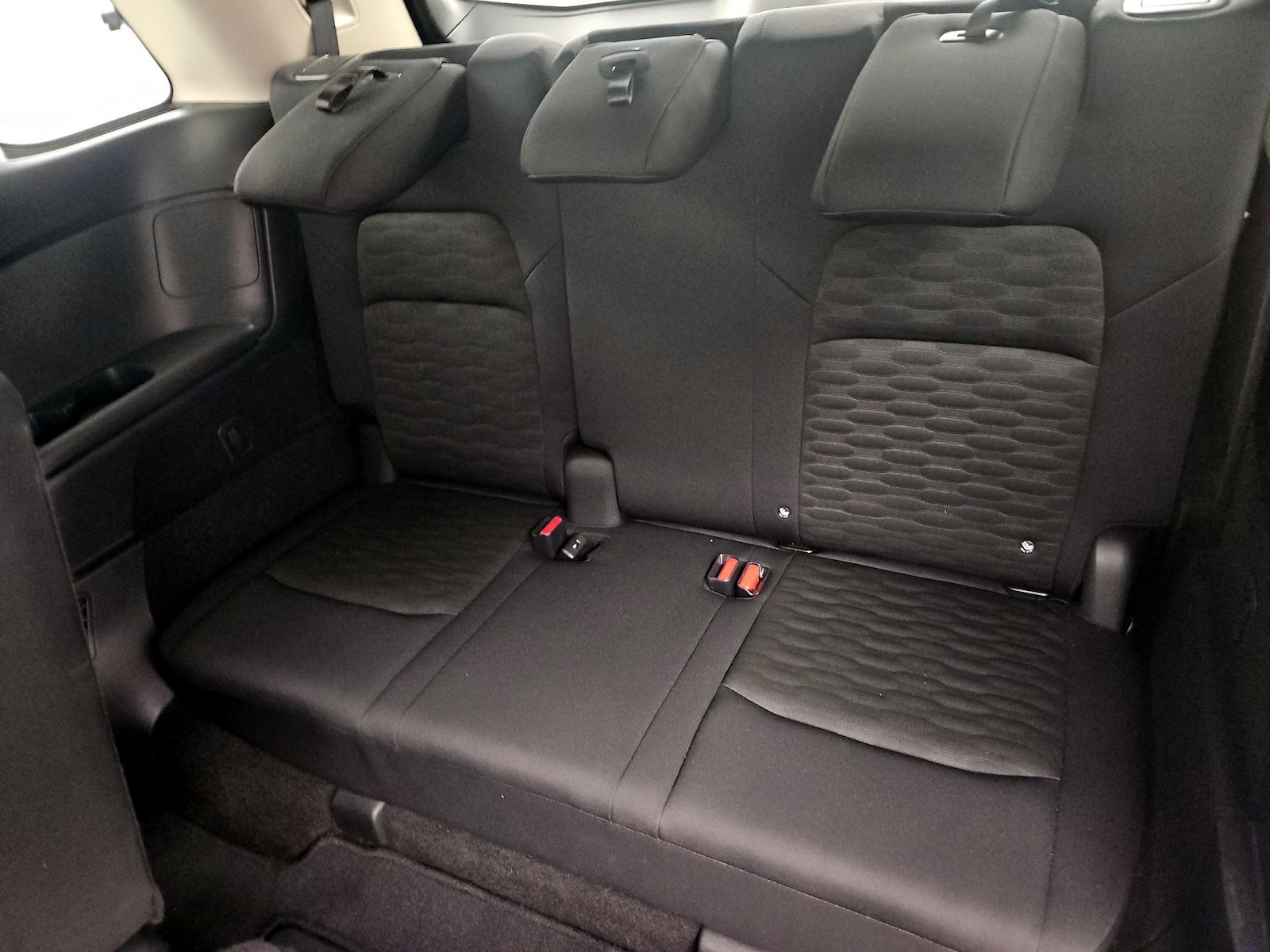 2025 Nissan Pathfinder SV - Photo 21