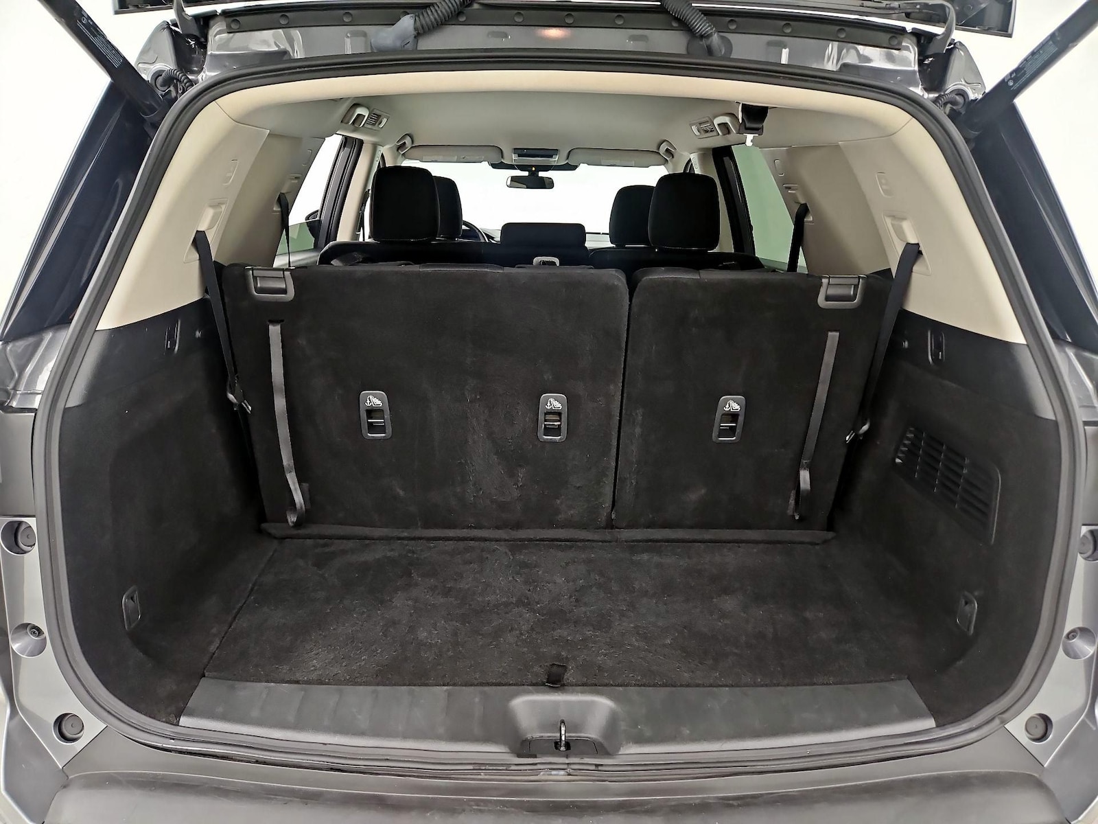 2025 Nissan Pathfinder SV - Photo 22