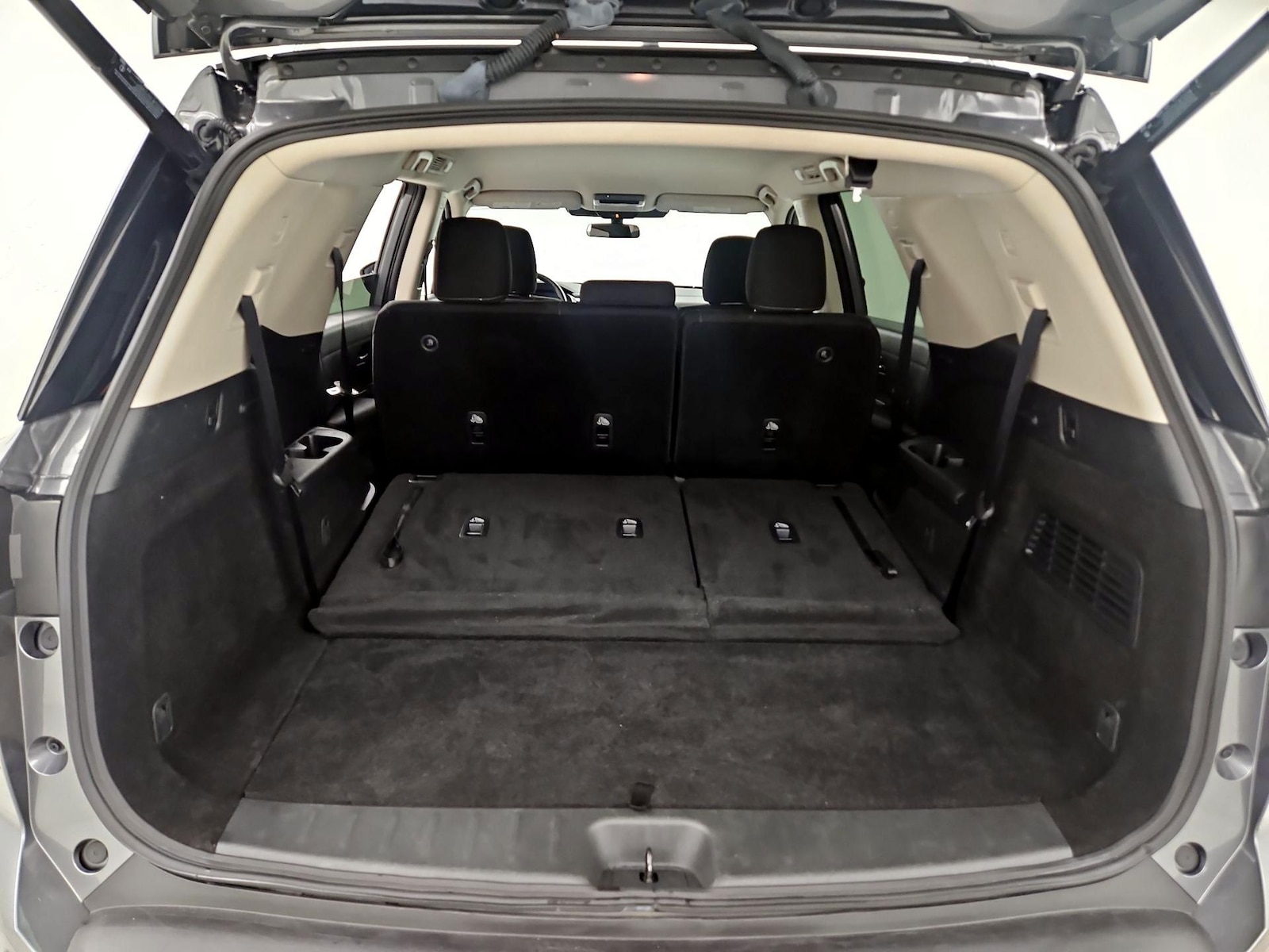 2025 Nissan Pathfinder SV - Photo 23