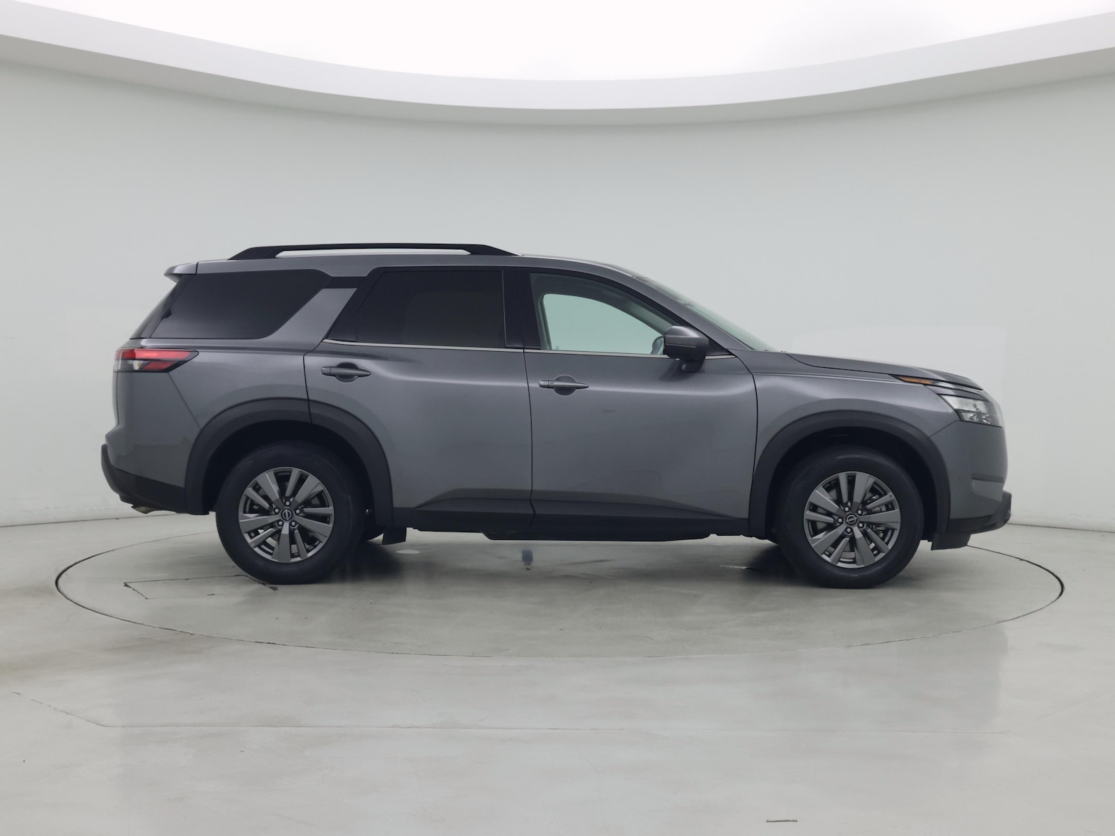 2025 Nissan Pathfinder SV - Photo 8