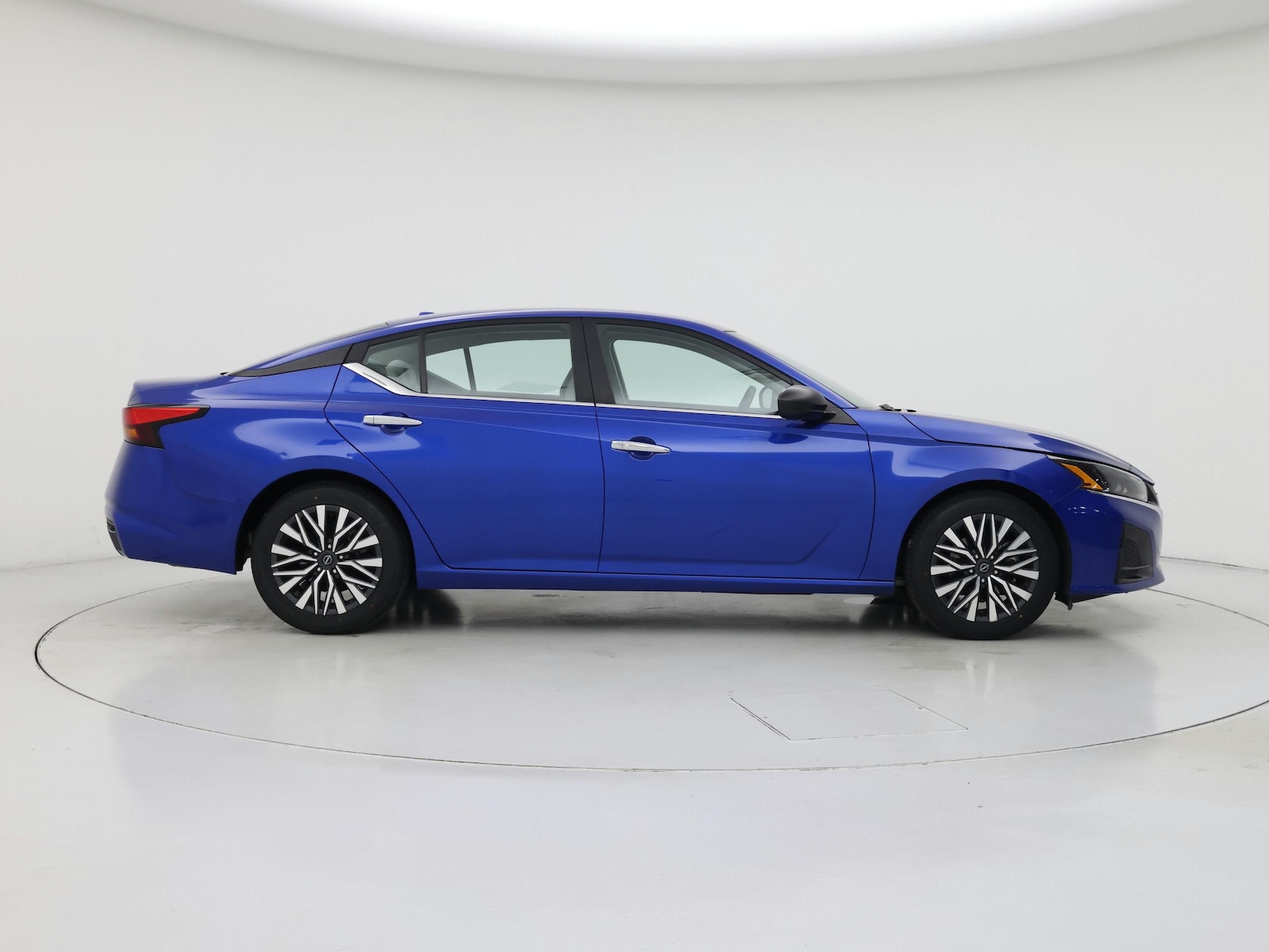 2025 Nissan Altima SV - Photo 8