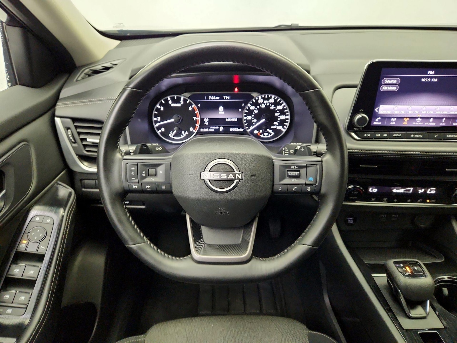 2025 Nissan Rogue SV - Photo 11