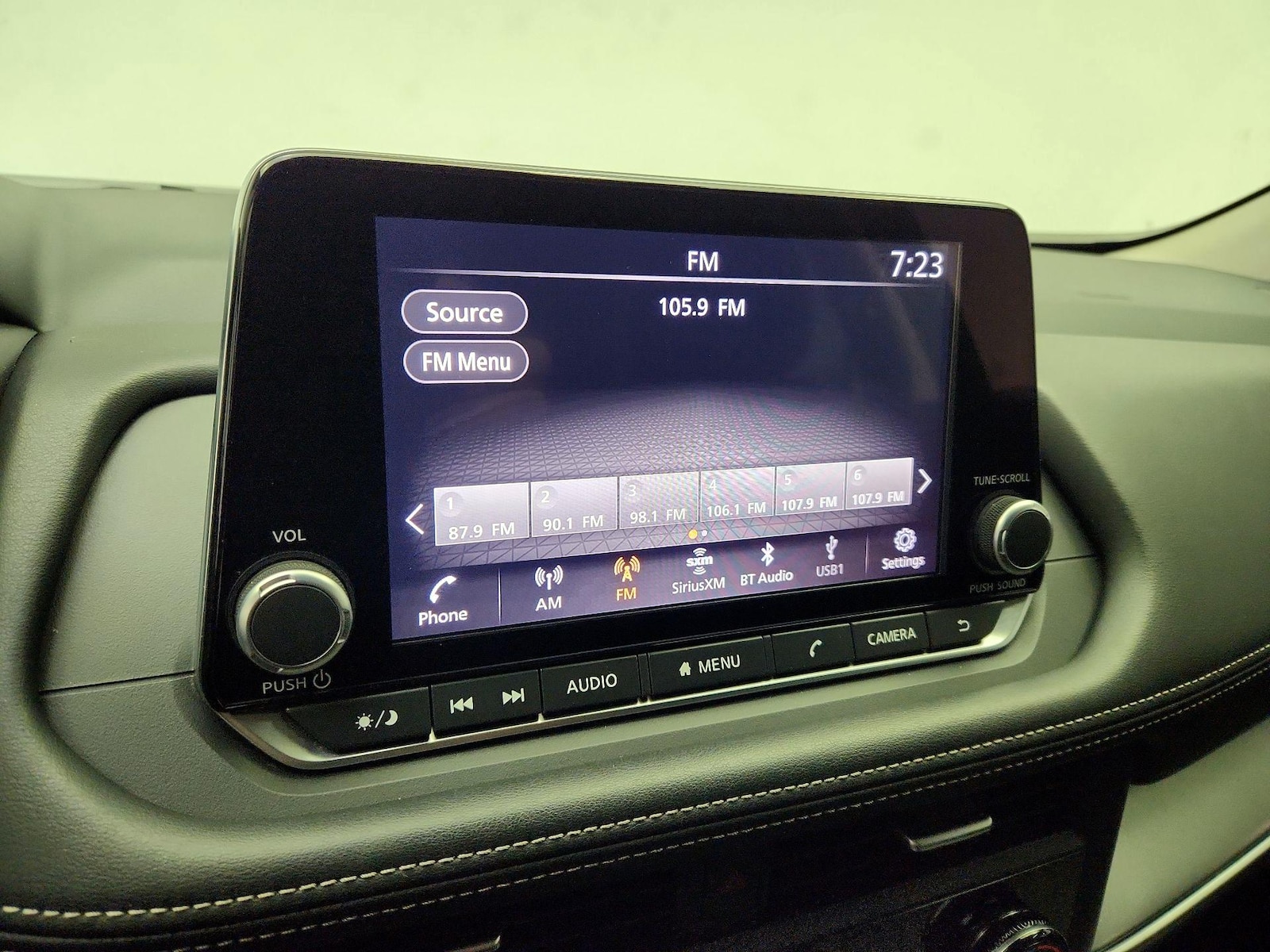 2025 Nissan Rogue SV - Photo 16