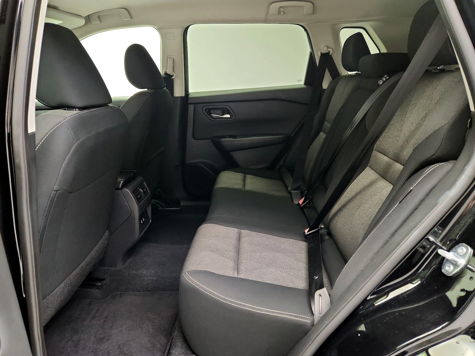 2025 Nissan Rogue SV - Photo 20