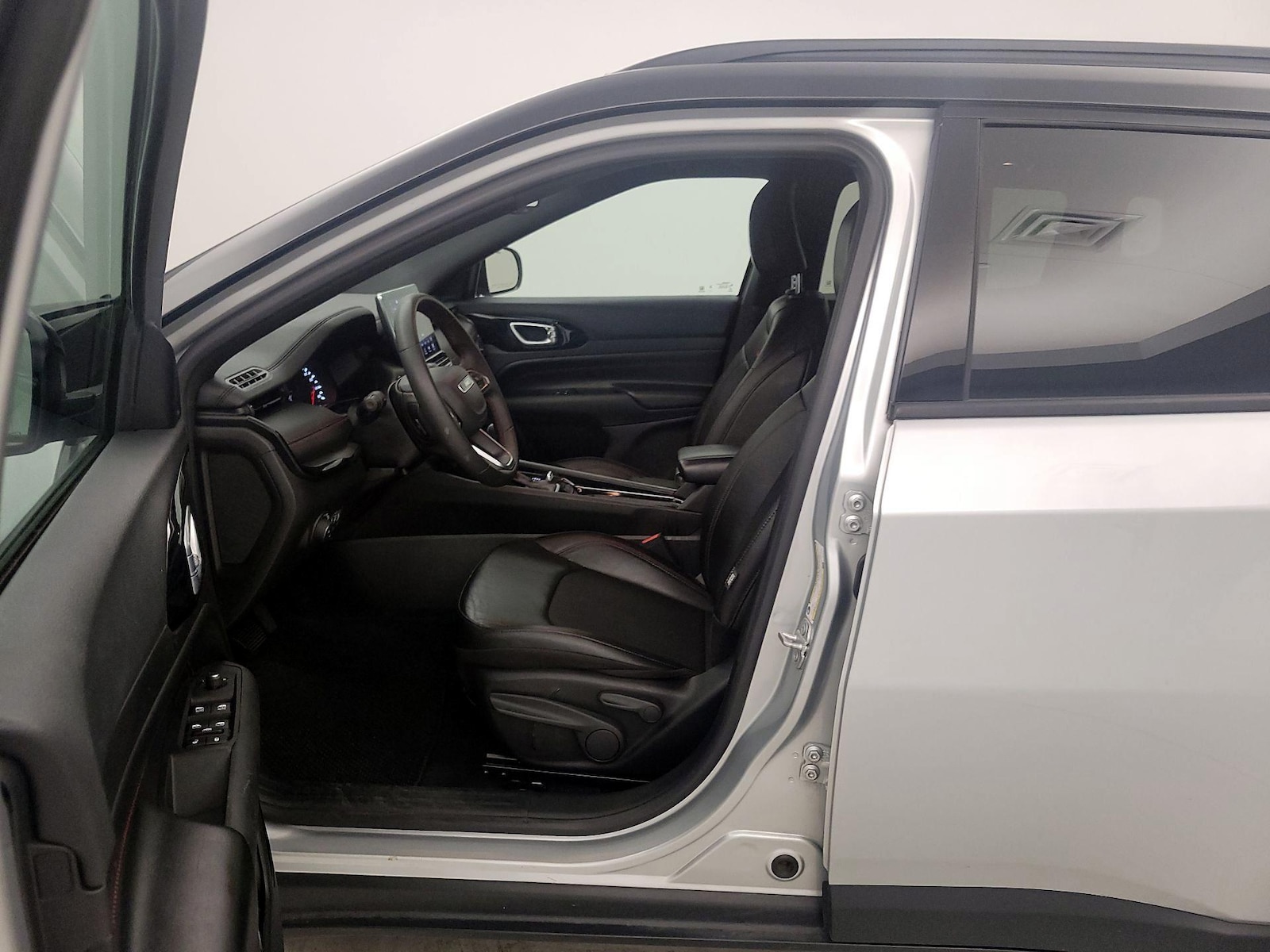 2025 Jeep Compass Trailhawk - Photo 10