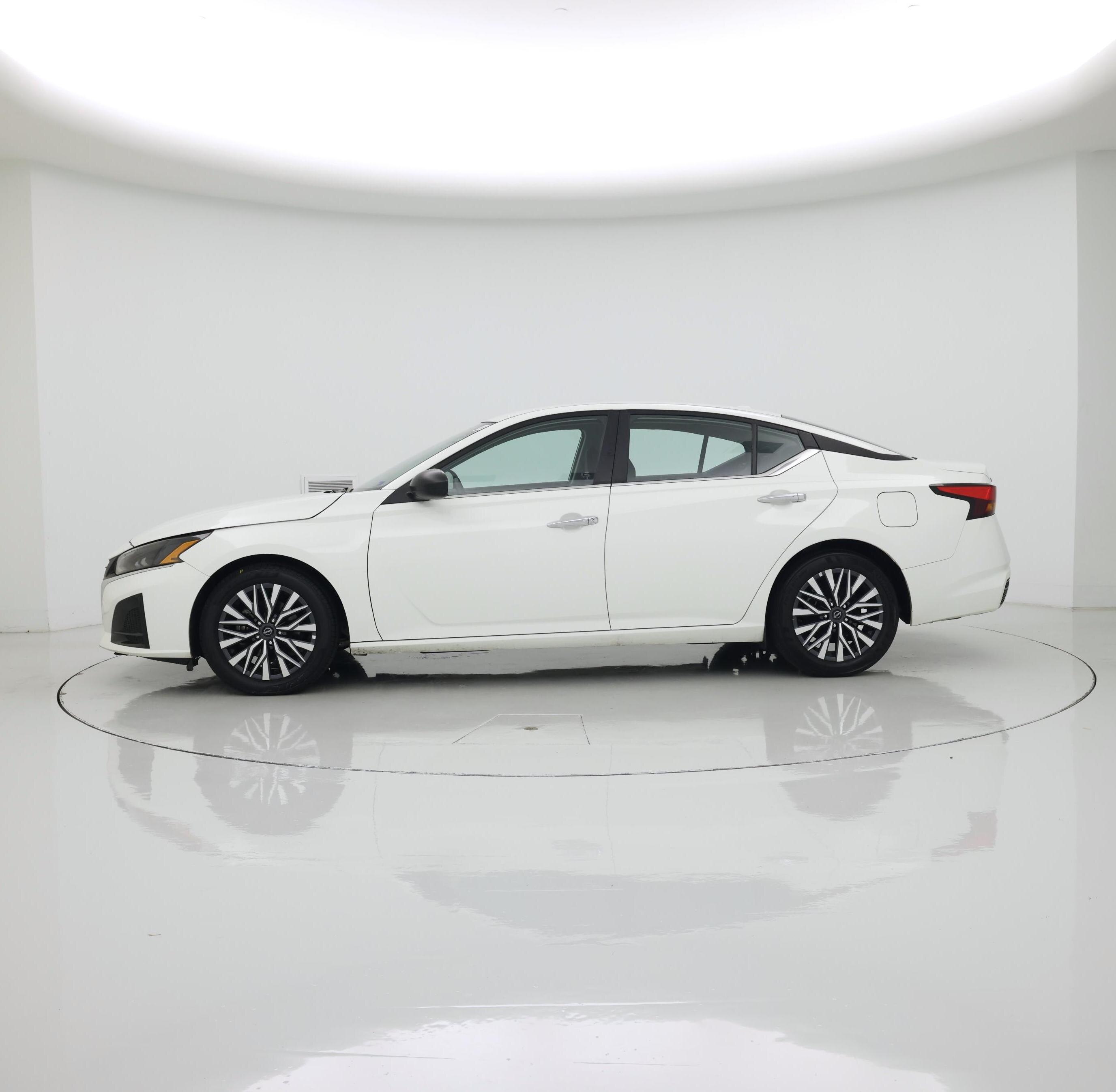 Thumbnail: 2025 Nissan Altima - 3