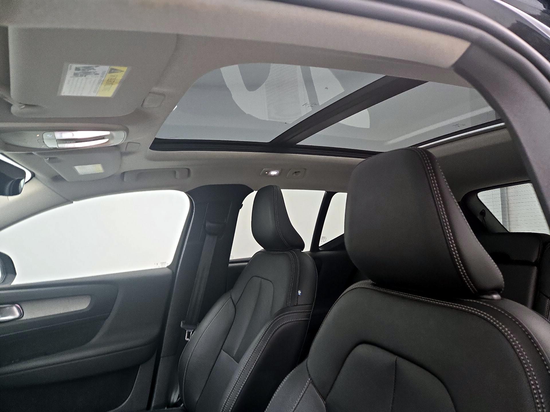 Thumbnail: 2025 Volvo XC40 - 19