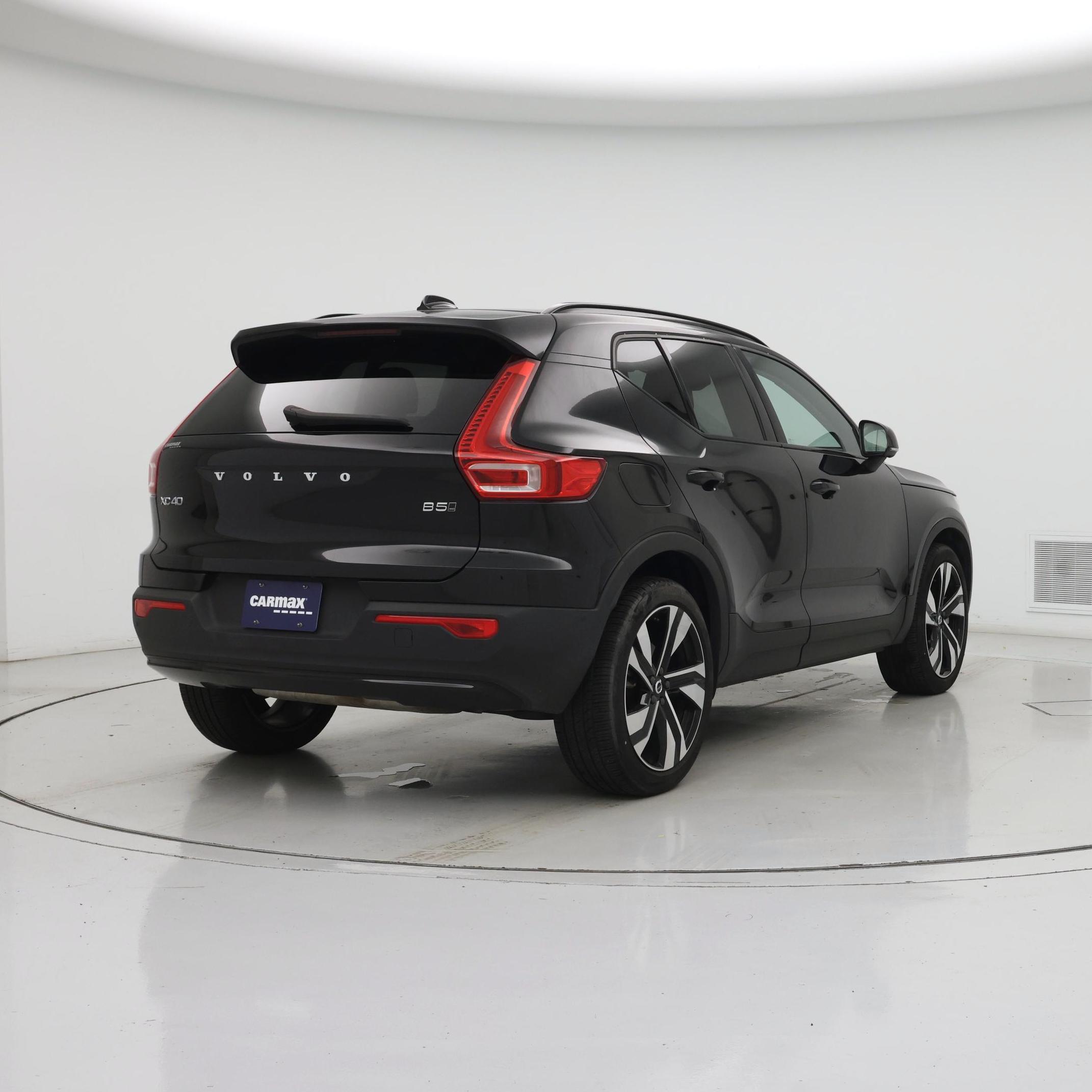 Thumbnail: 2025 Volvo XC40 - 8