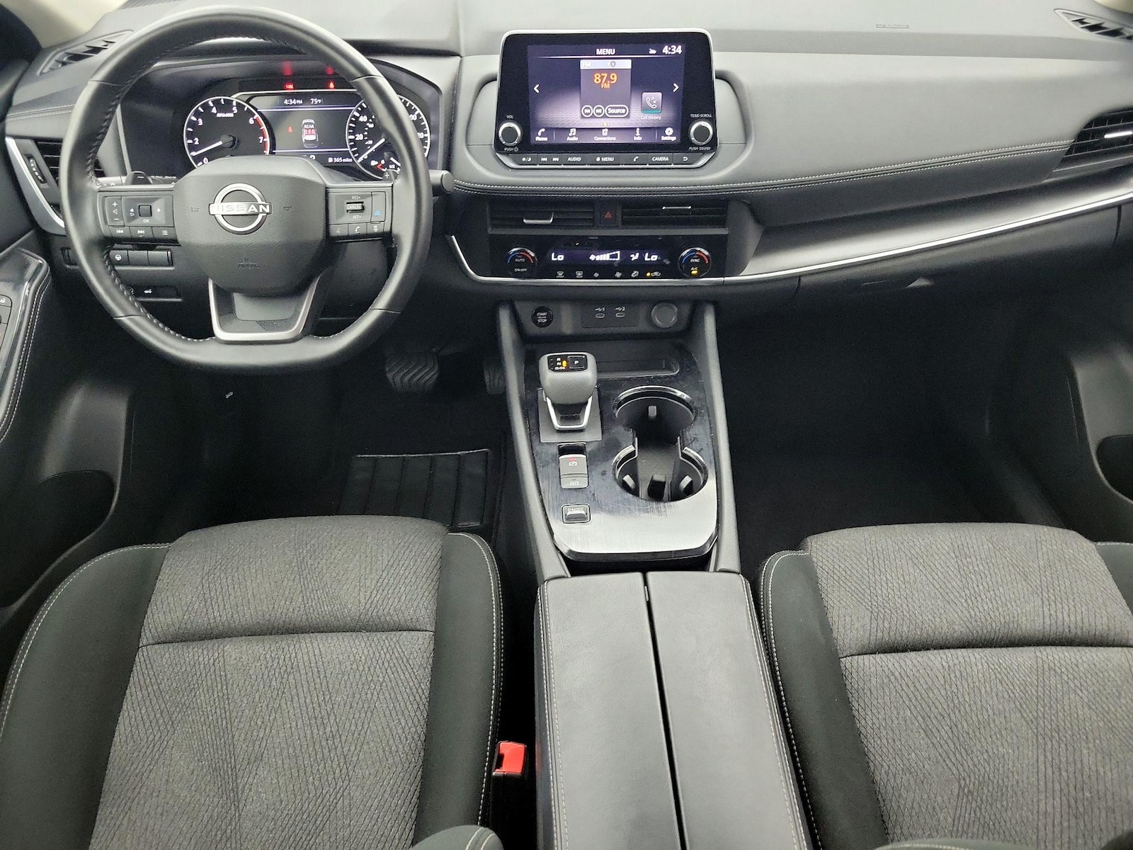 2025 Nissan Rogue SV - Photo 10