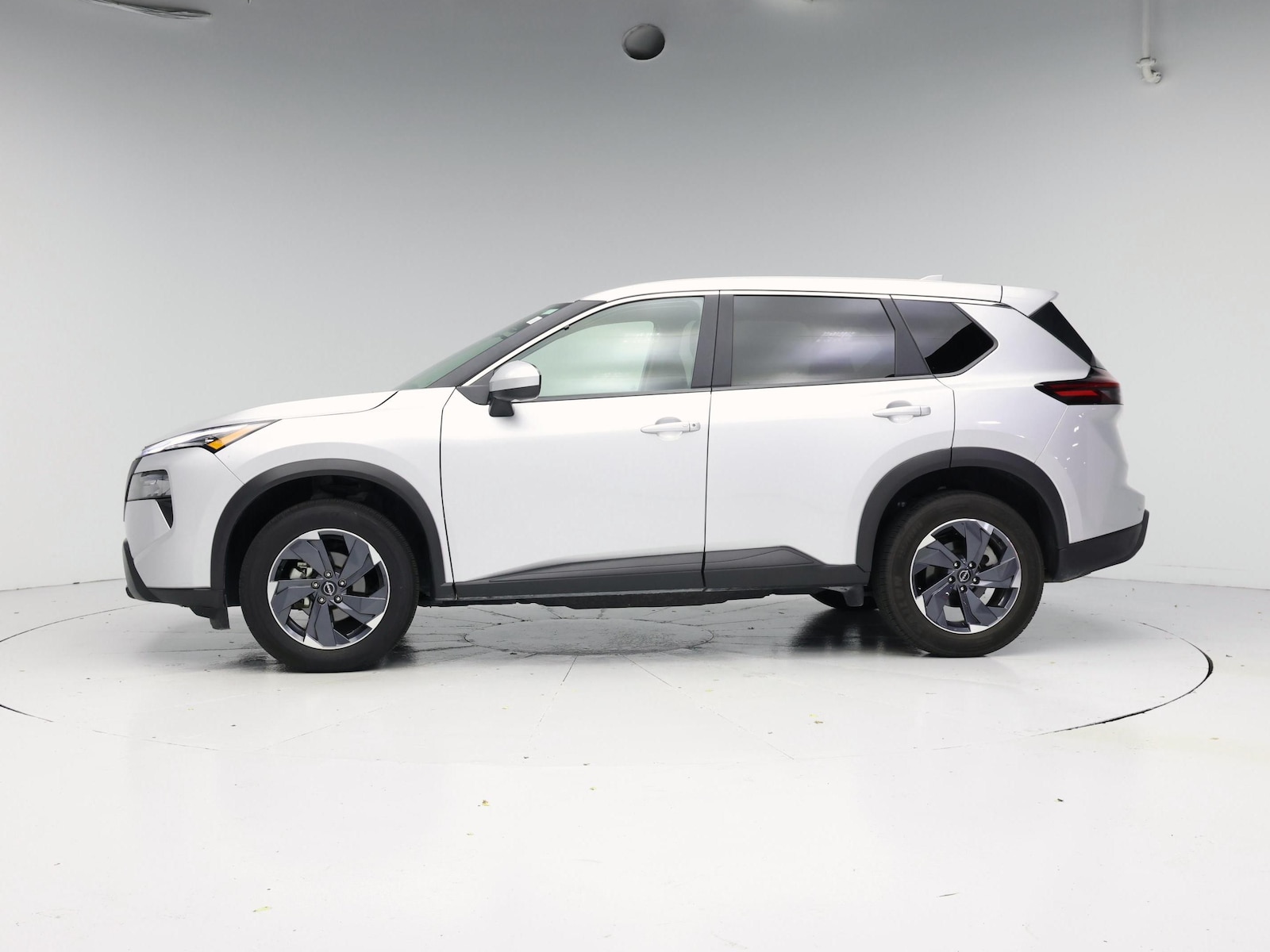 2025 Nissan Rogue SV - Photo 4