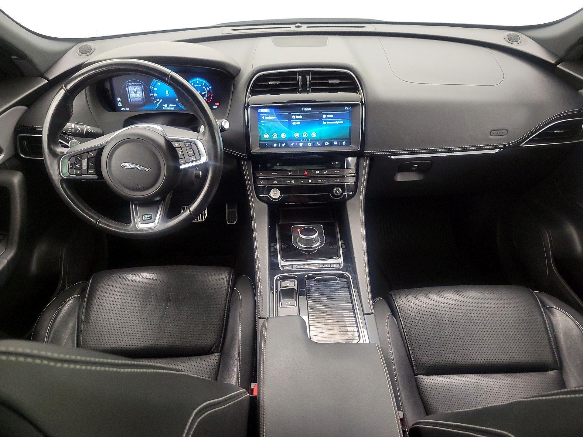 Thumbnail: 2018 Jaguar F-Pace - 9