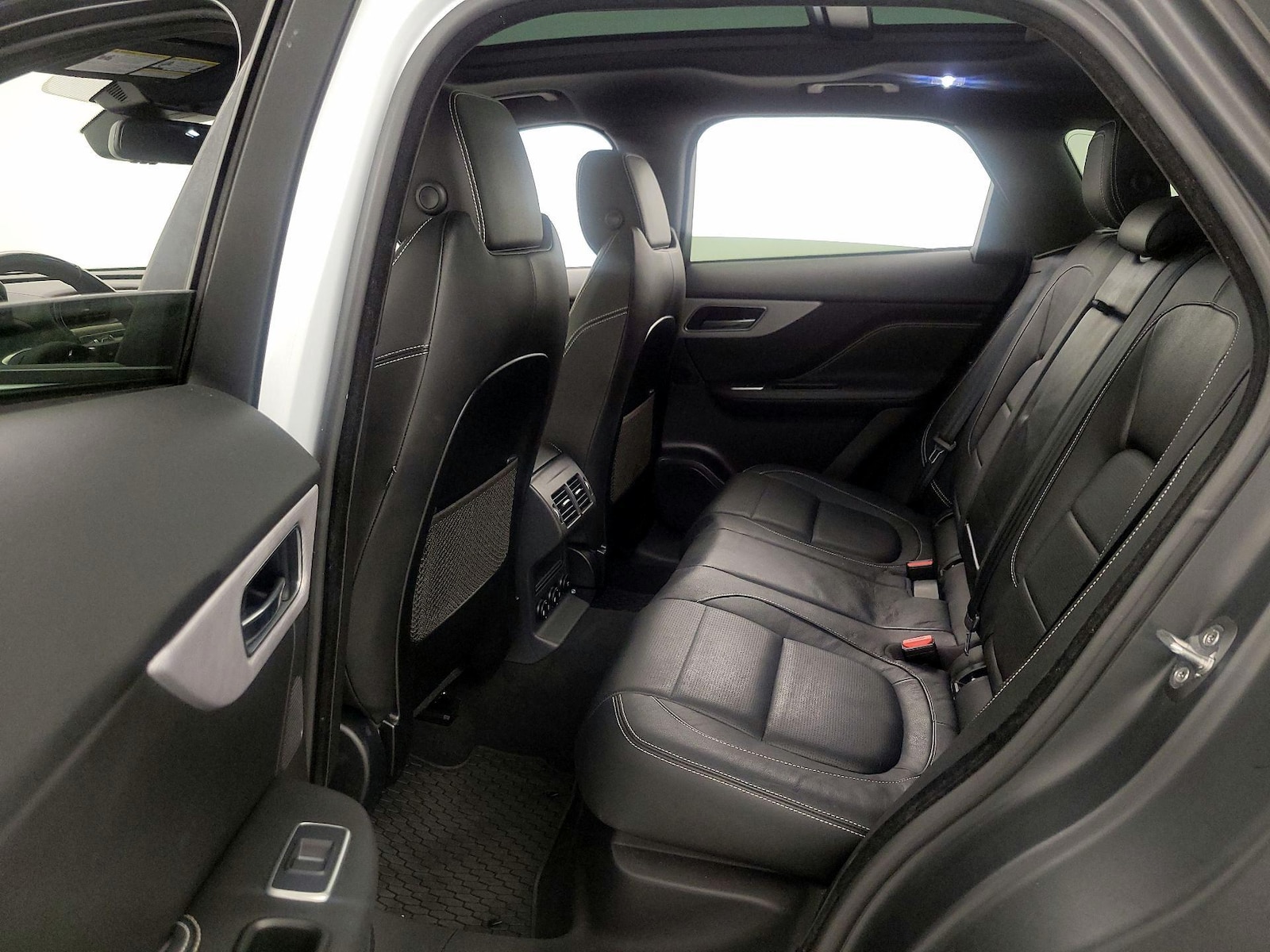 2018 Jaguar F-PACE R-Sport - Photo 20