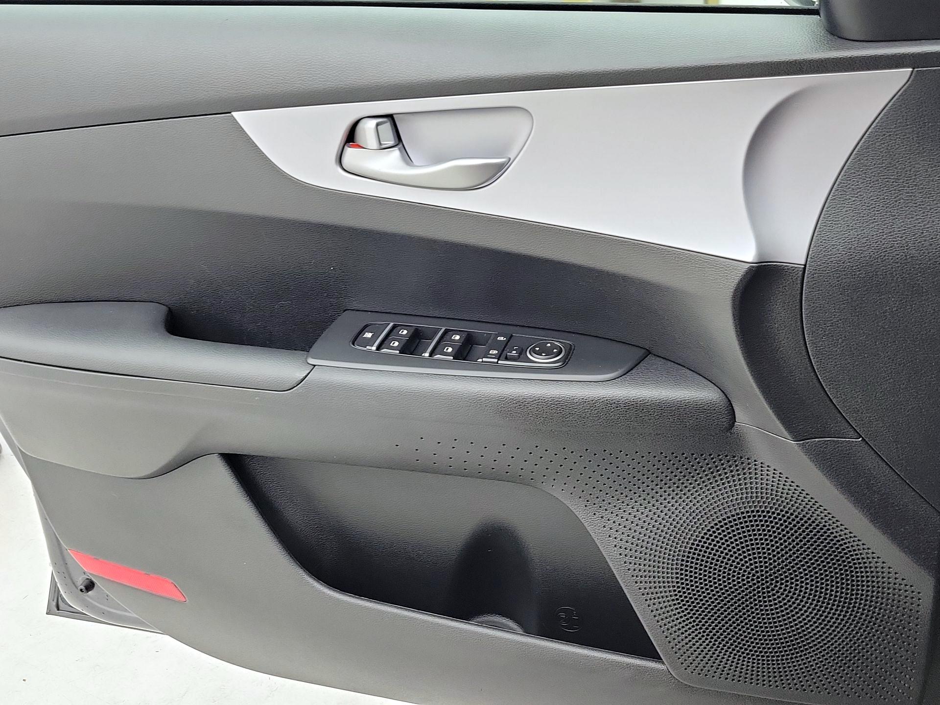 Thumbnail: 2024 Kia Forte - 12