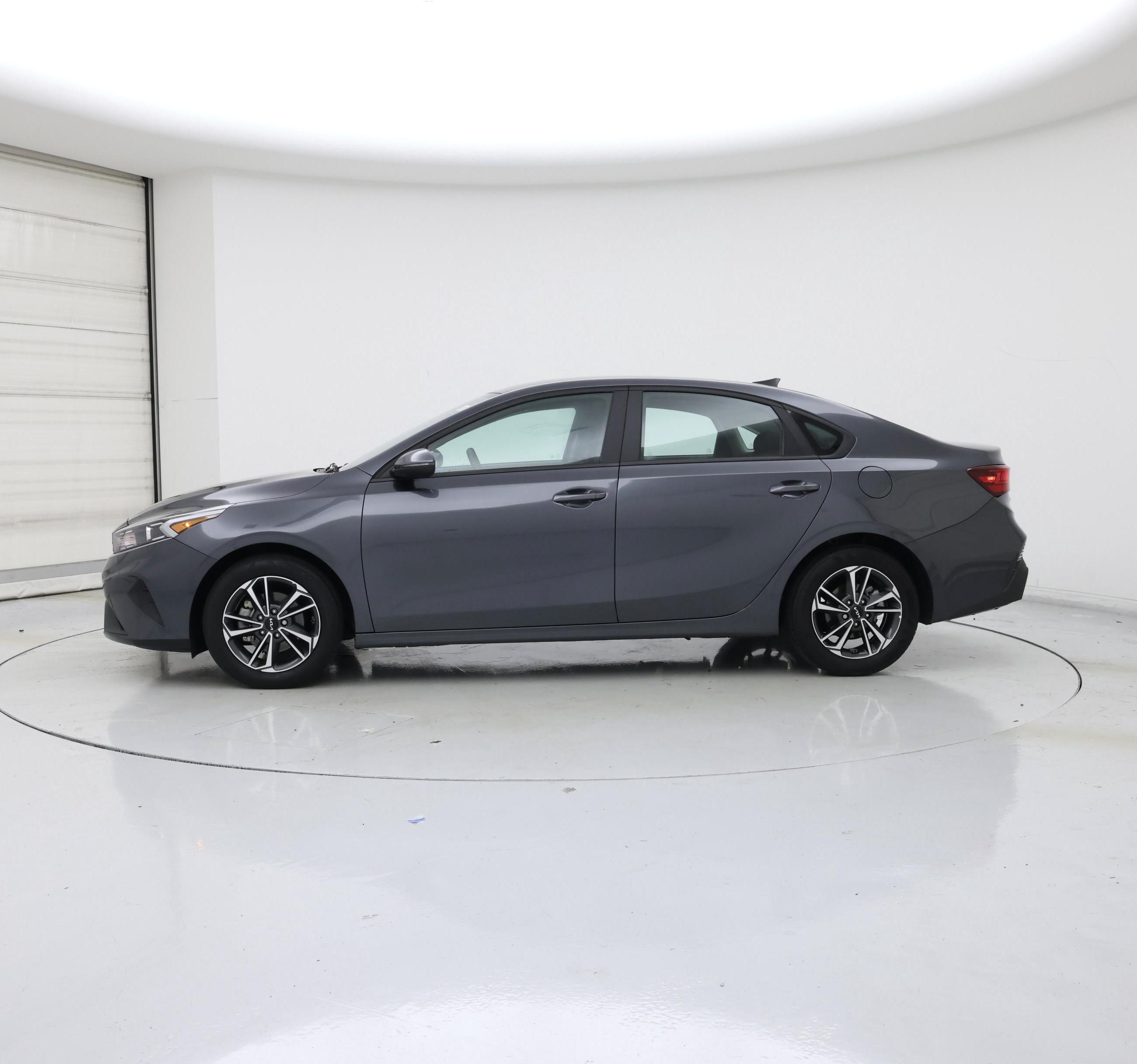 Thumbnail: 2024 Kia Forte - 3