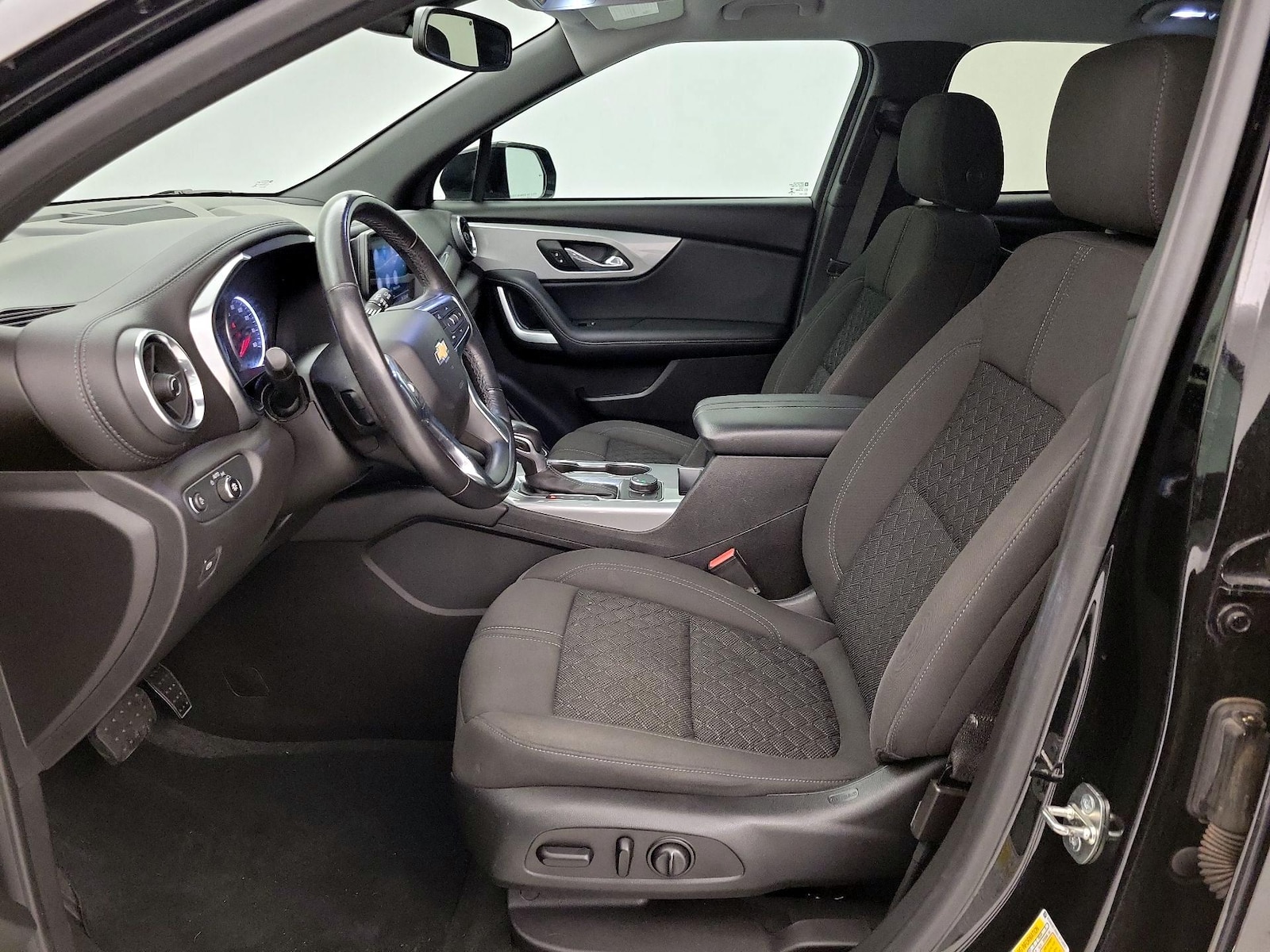 Power Seat(s) & Side Airbags