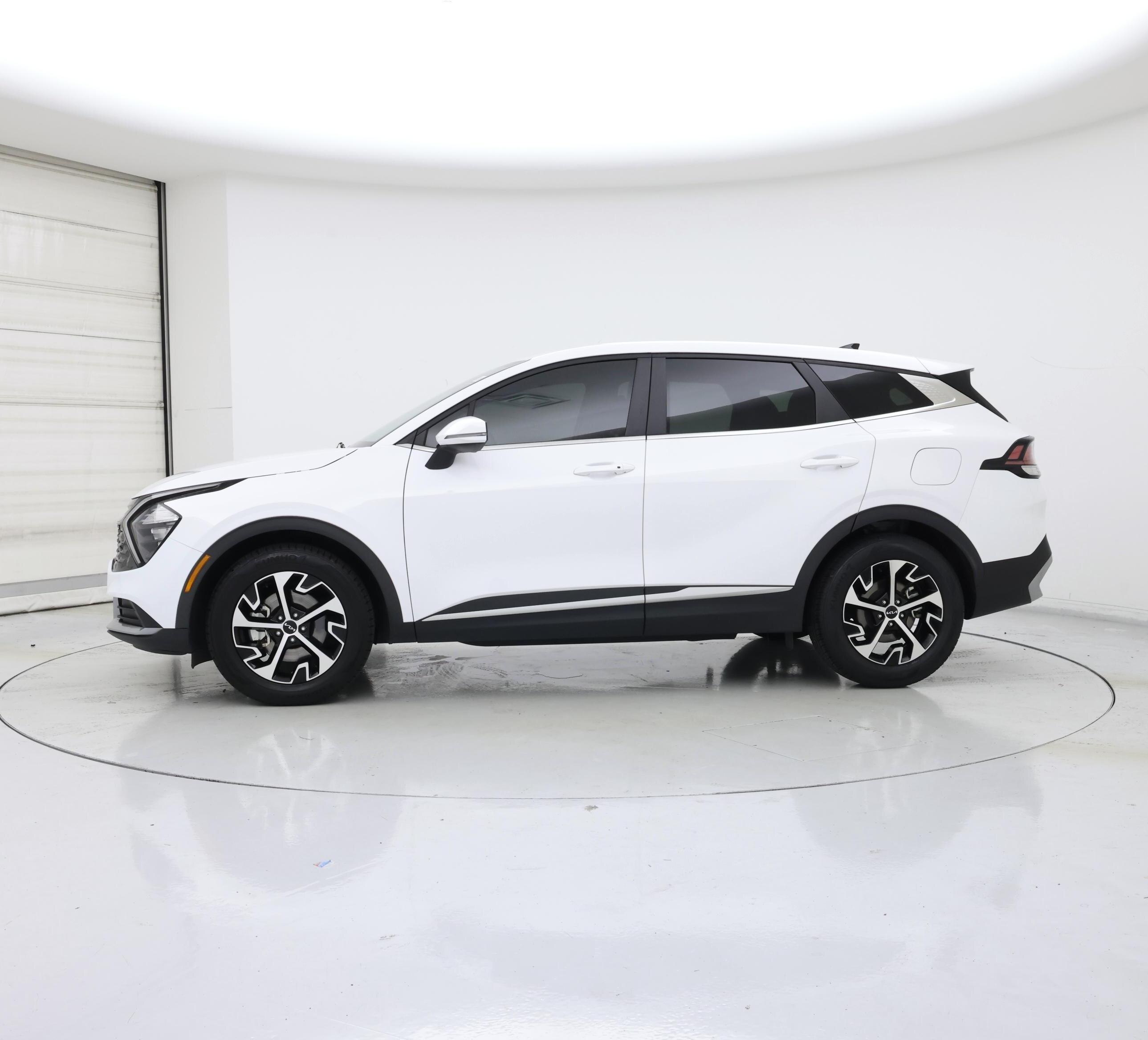 Thumbnail: 2023 Kia Sportage - 3