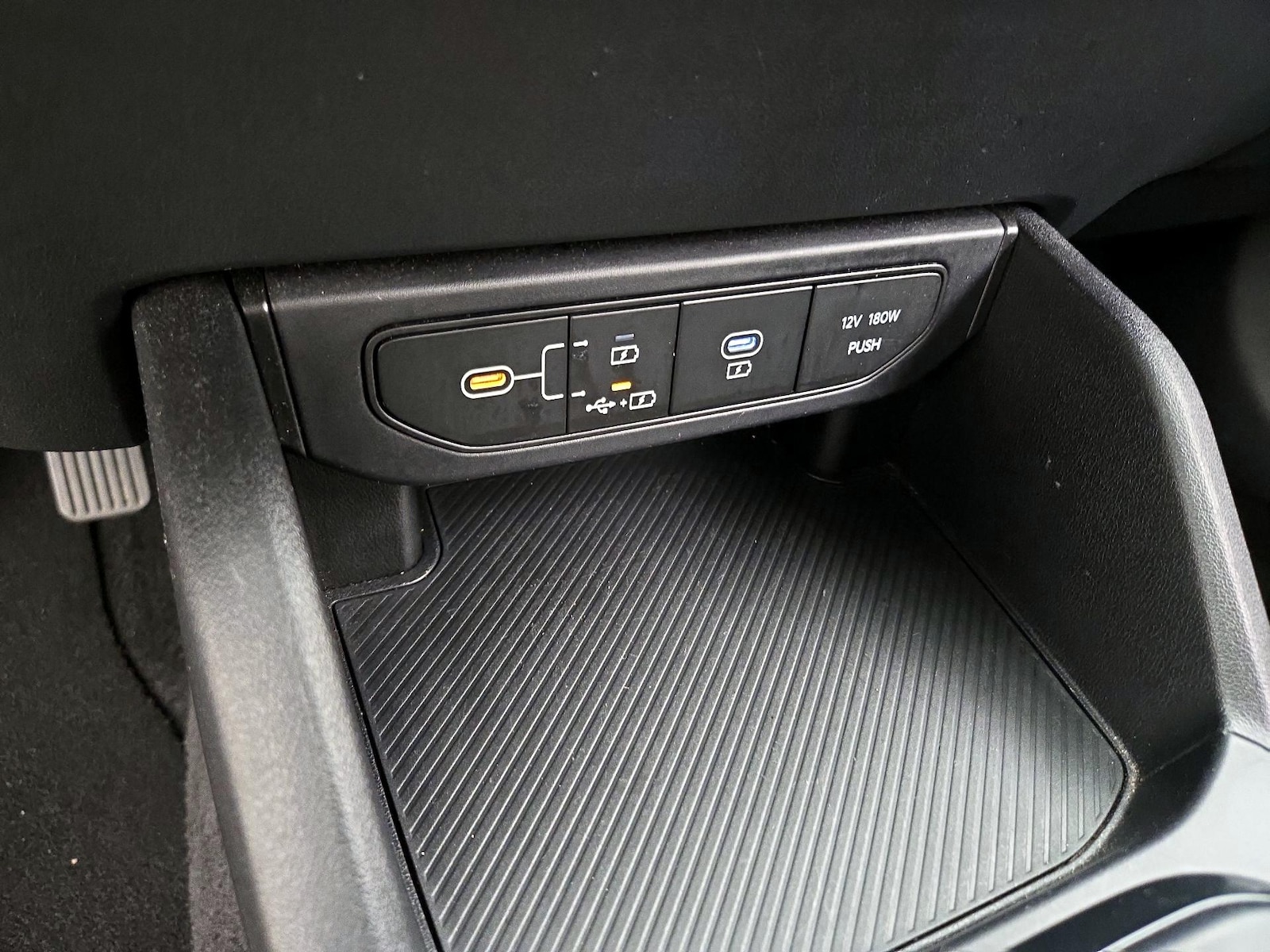 2025 Kia K4 LXS - Photo 19