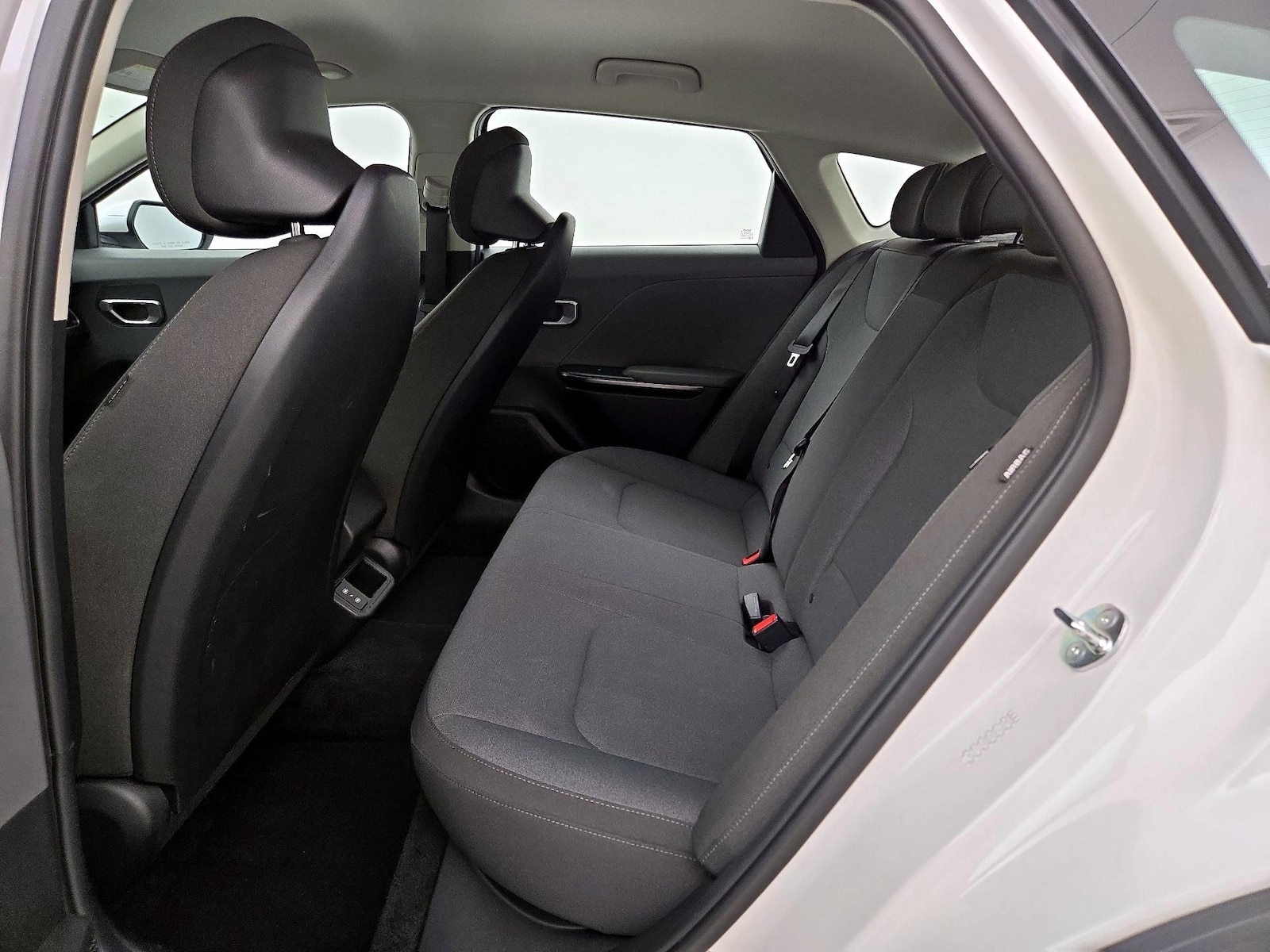 2025 Kia K4 LXS - Photo 20