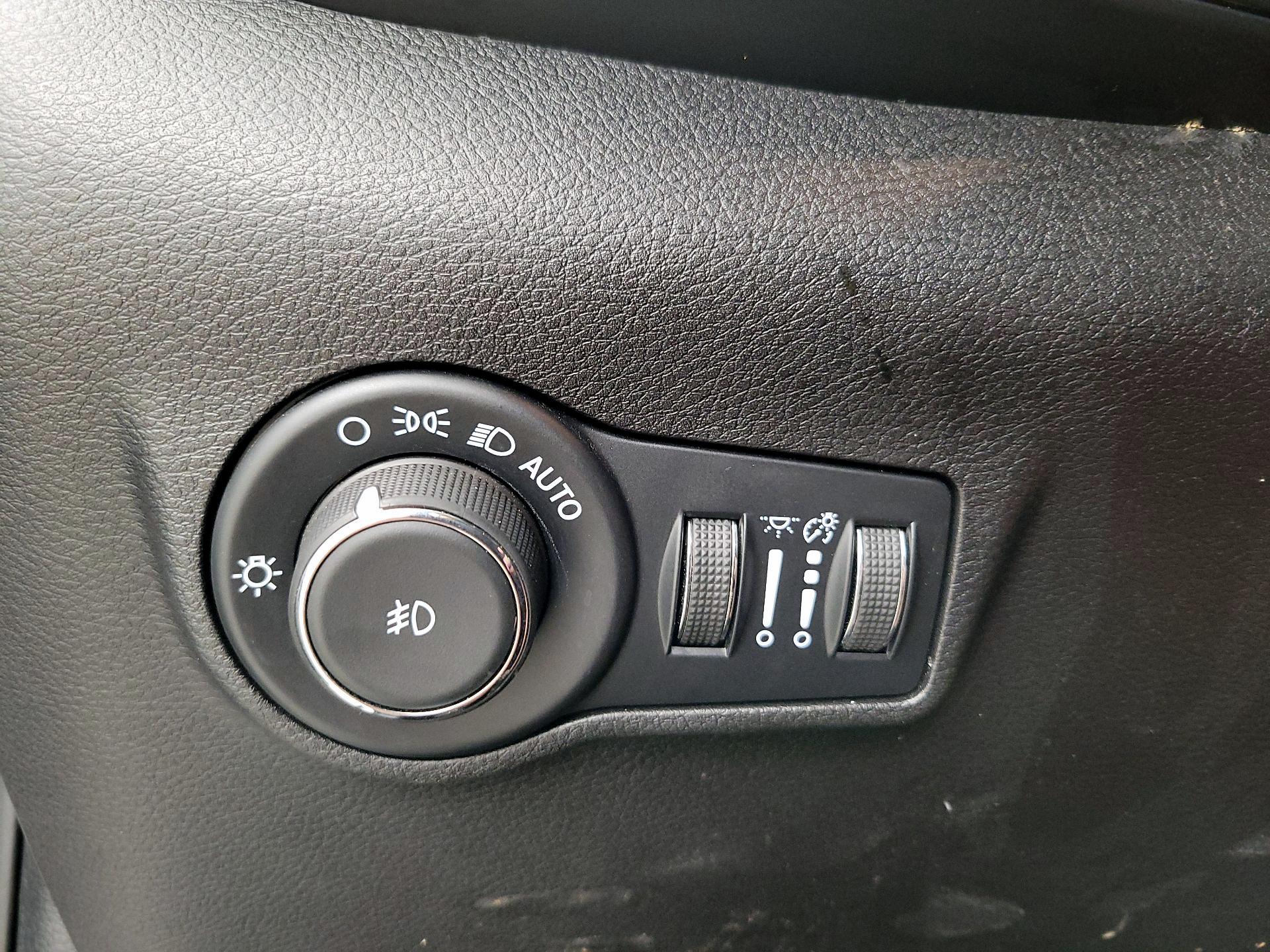 Thumbnail: 2025 Jeep Compass - 13