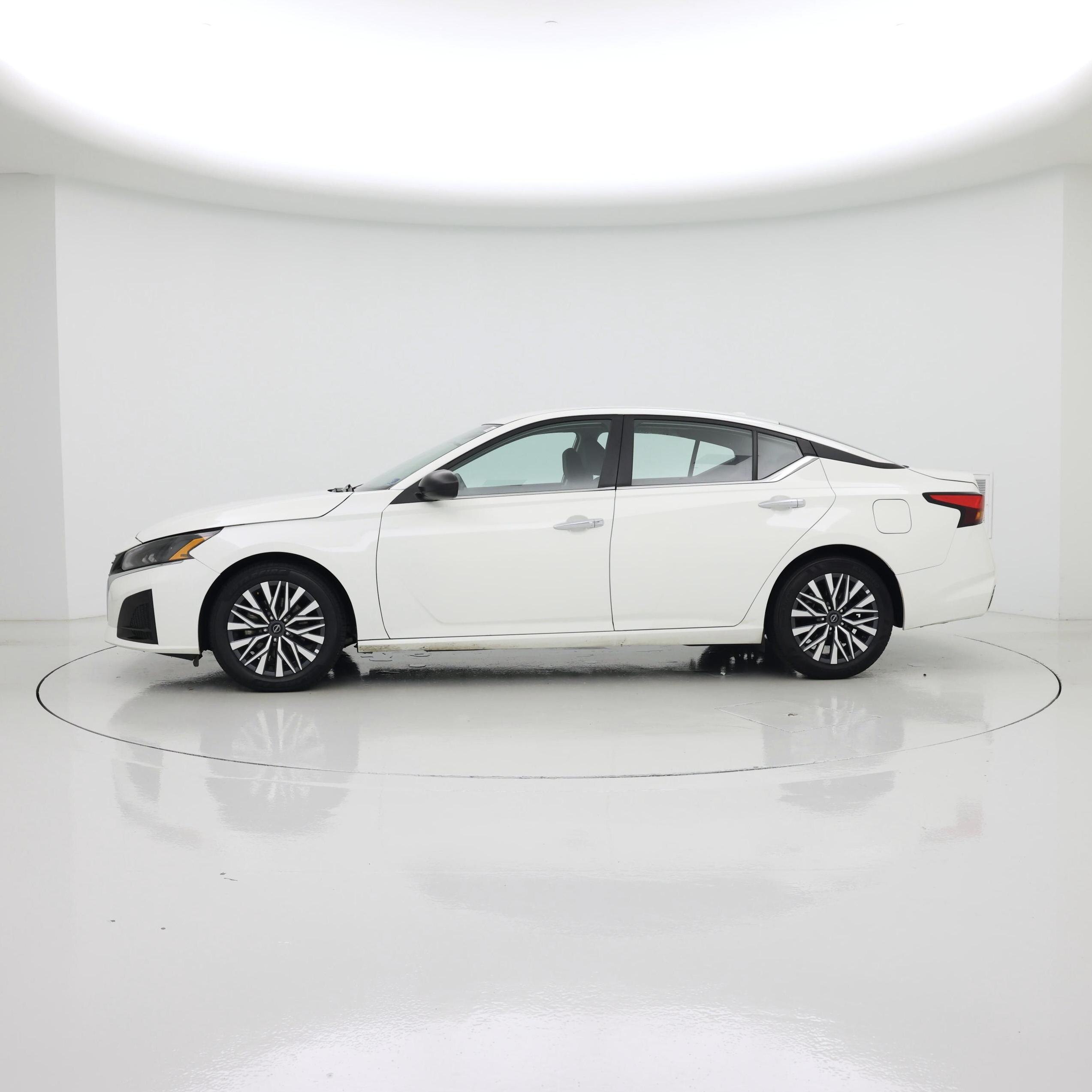 Thumbnail: 2025 Nissan Altima - 3