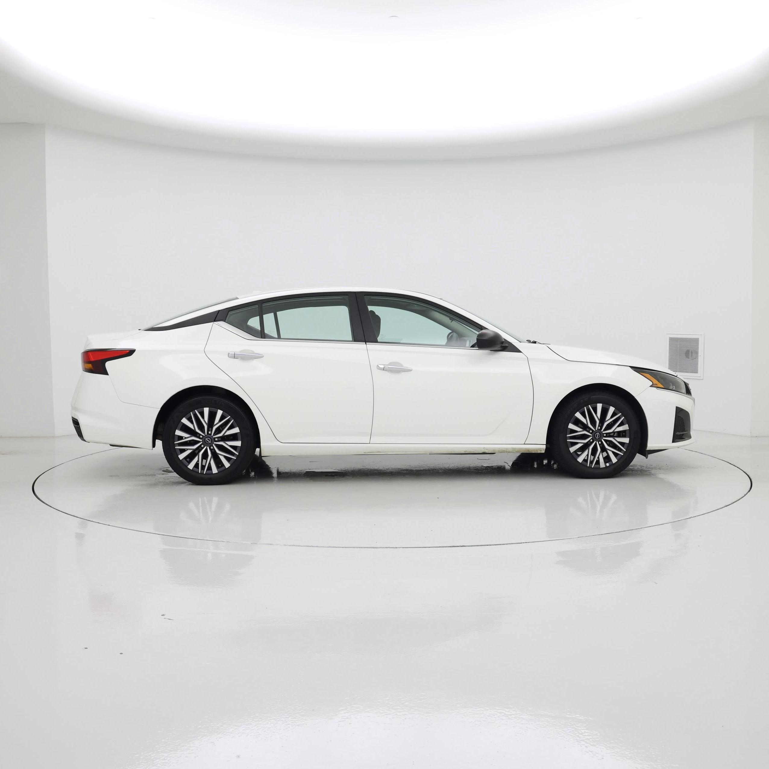 Thumbnail: 2025 Nissan Altima - 7