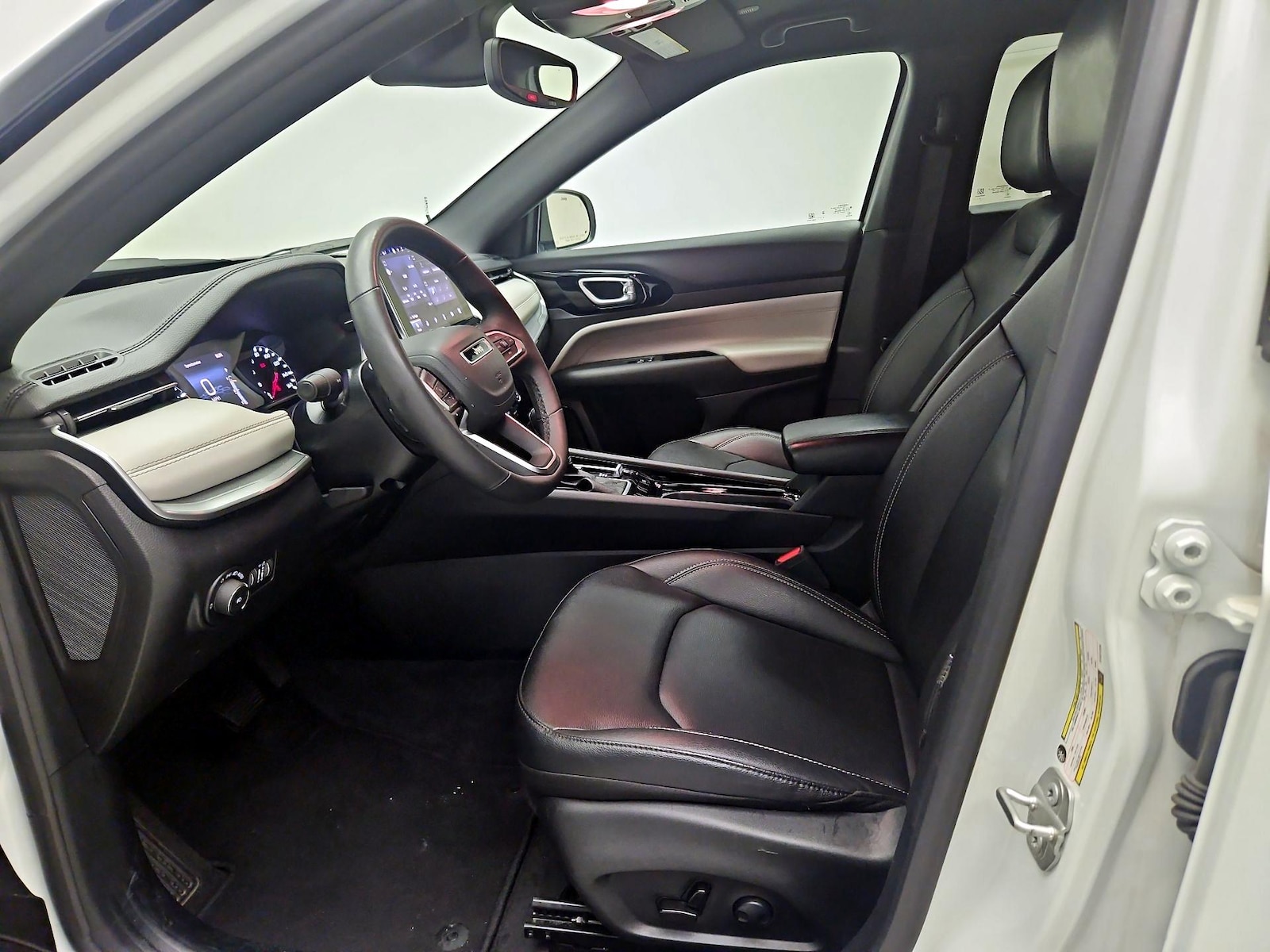 2025 Jeep Compass Limited - Photo 12