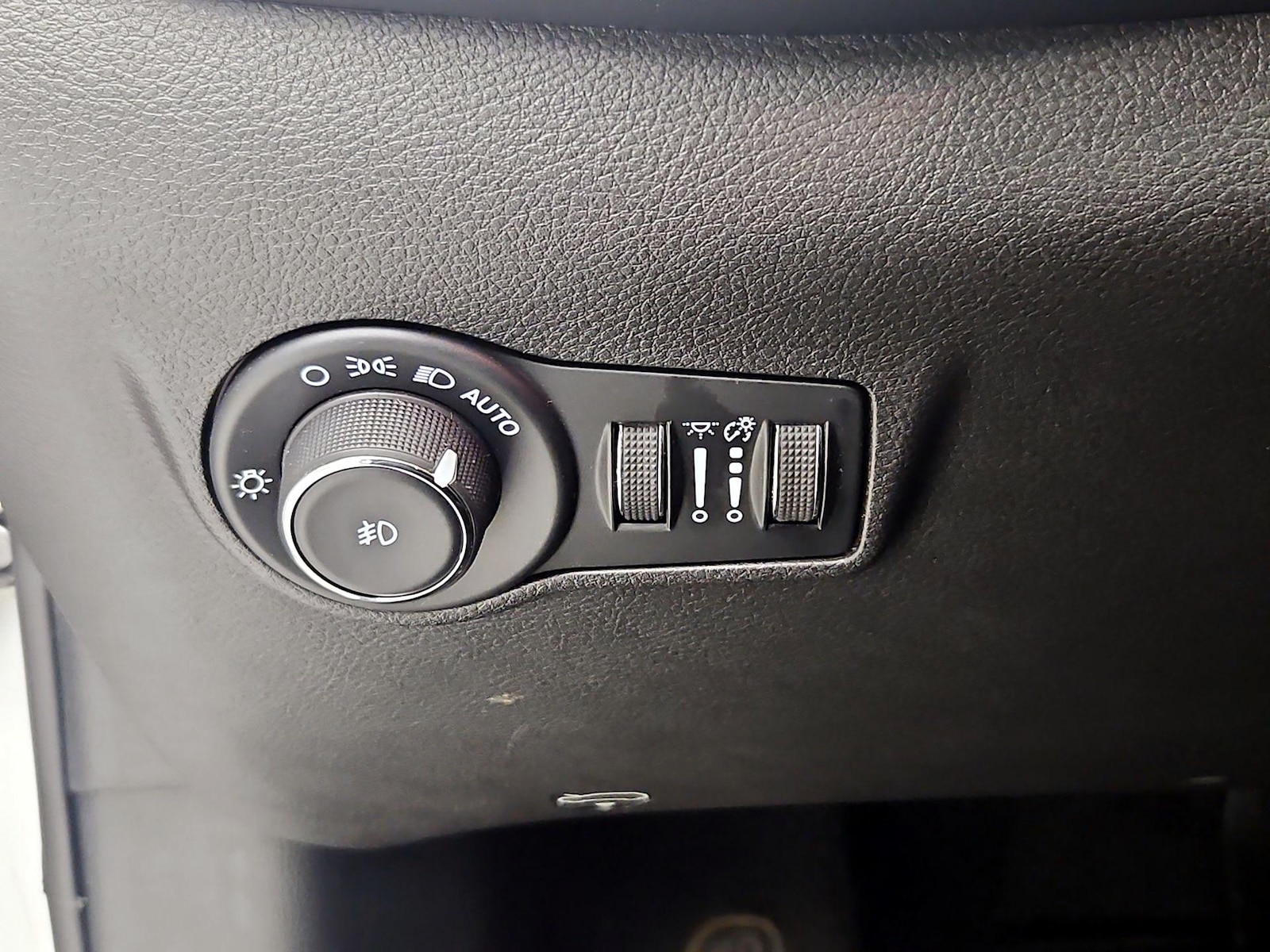 2025 Jeep Compass Limited - Photo 14