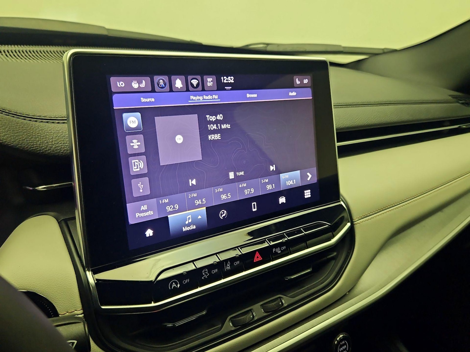 2025 Jeep Compass Limited - Photo 16