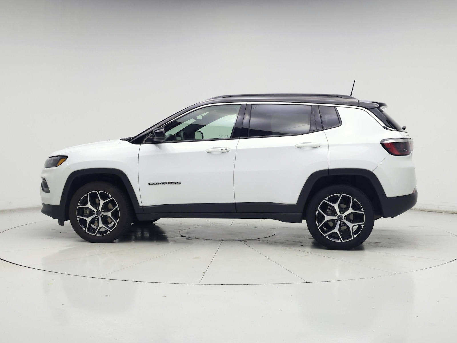 2025 Jeep Compass Limited - Photo 4