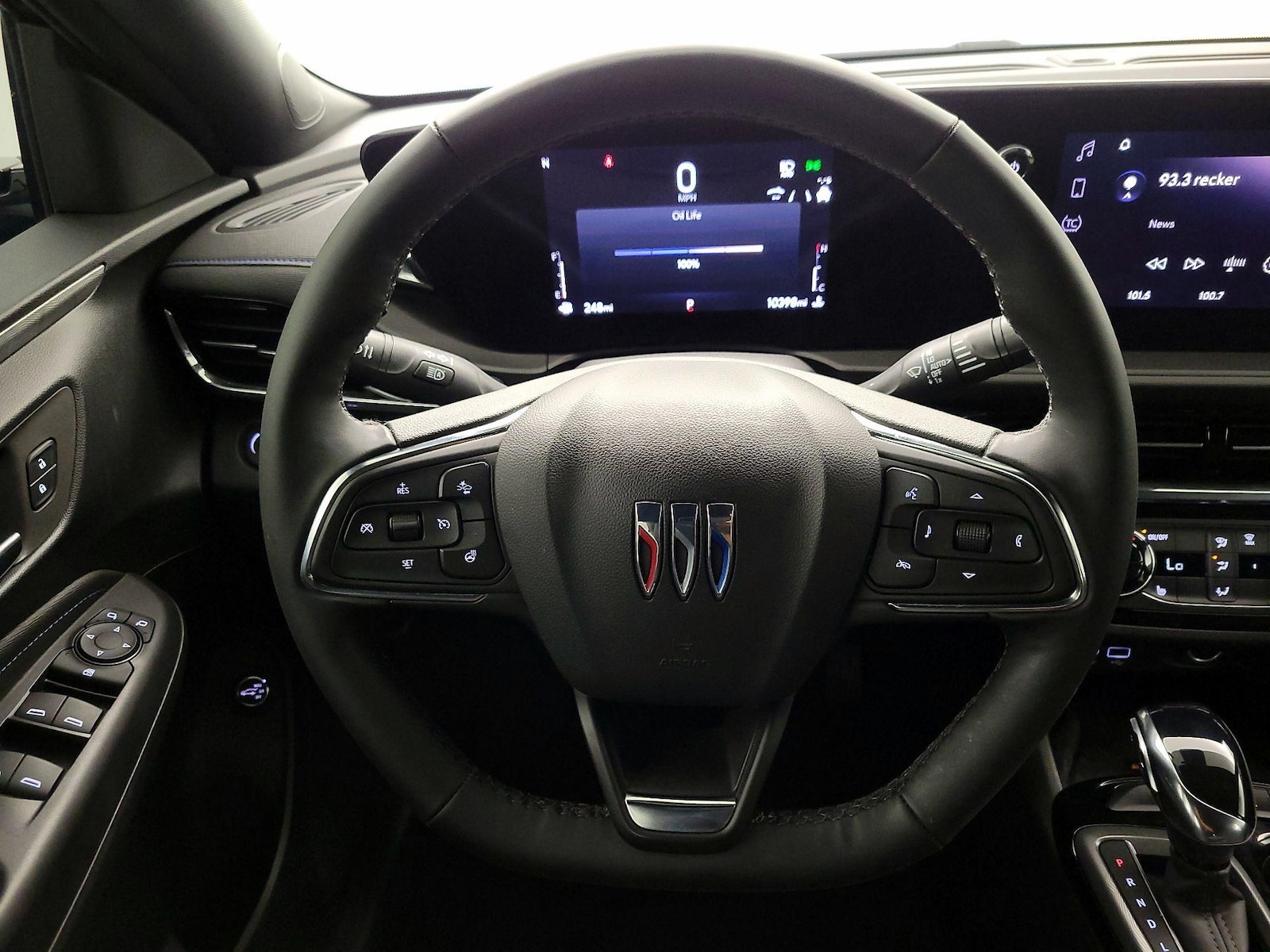 2025 Buick Envista Sport Touring - Photo 11