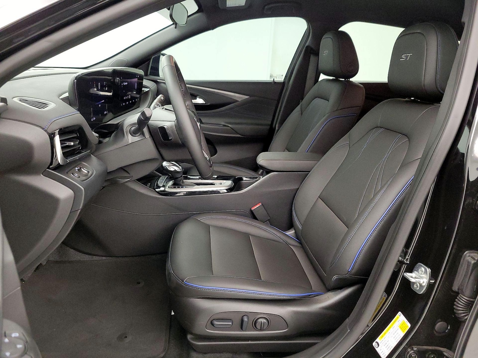 2025 Buick Envista Sport Touring - Photo 12