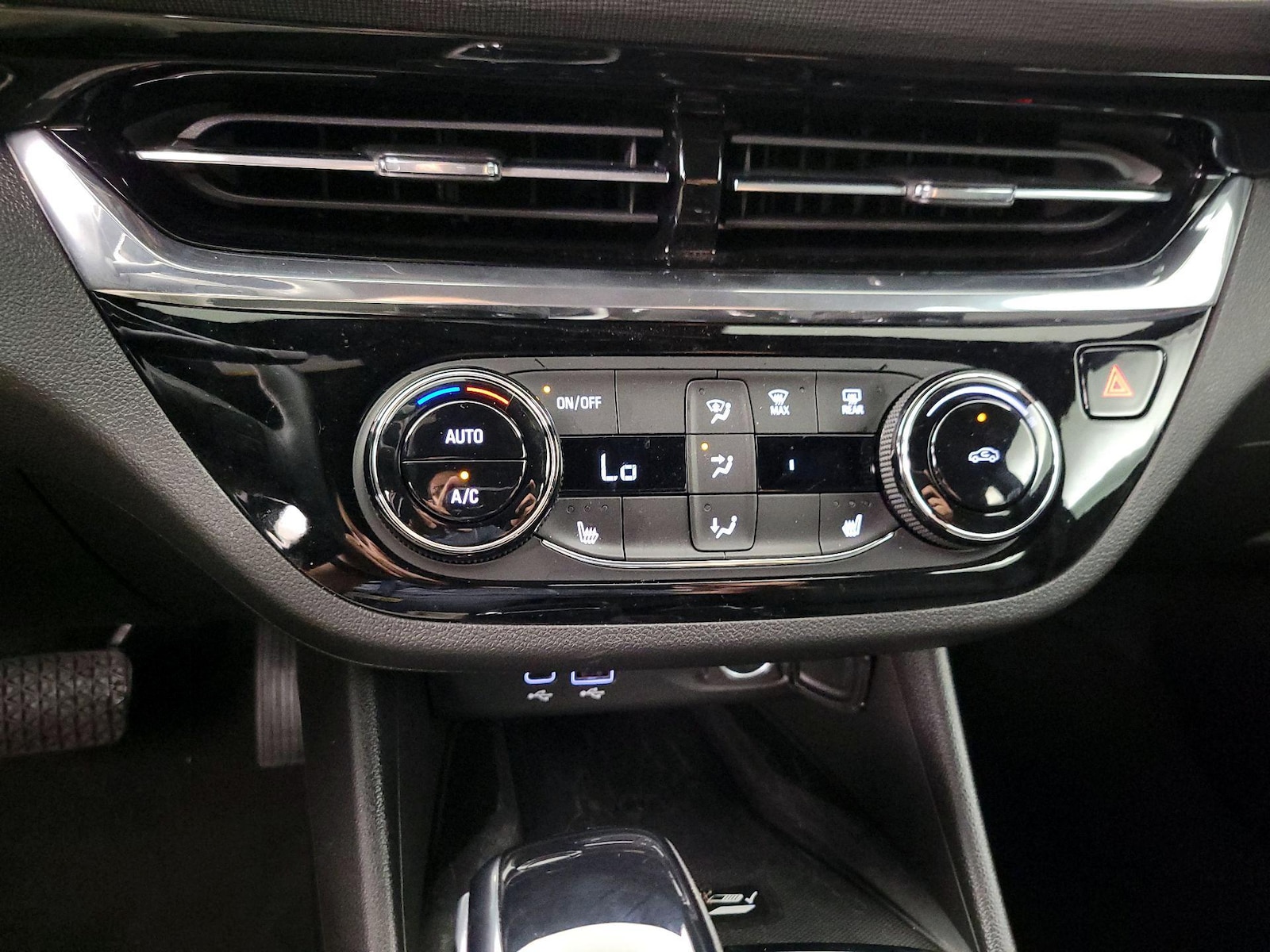 2025 Buick Envista Sport Touring - Photo 17