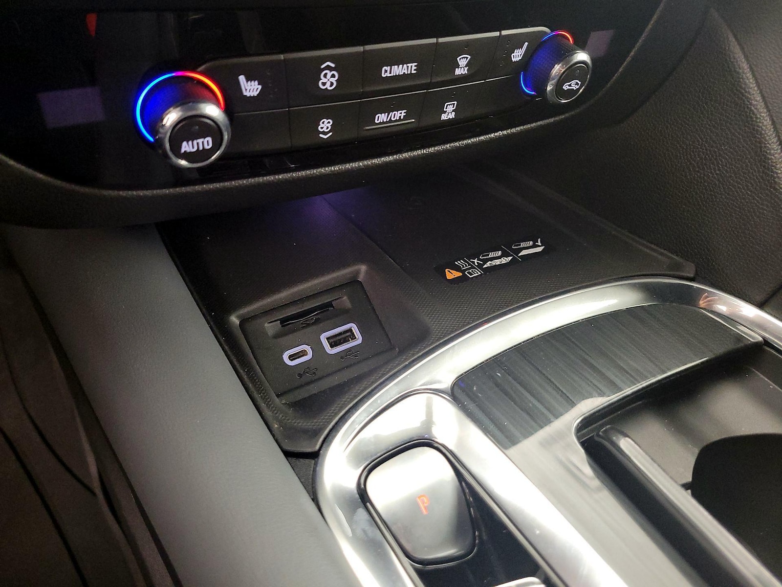 2024 Buick Enclave Essence - Photo 19