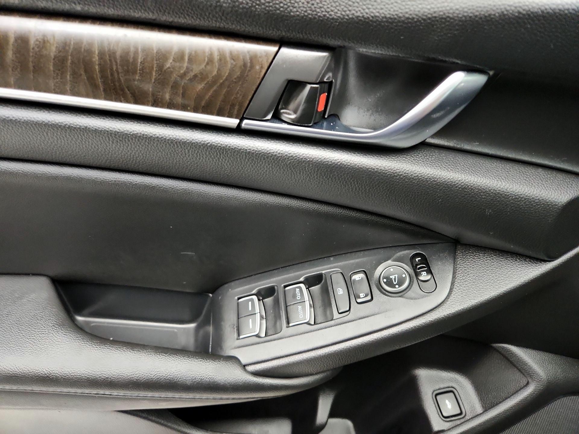 Thumbnail: 2020 Honda Accord - 12