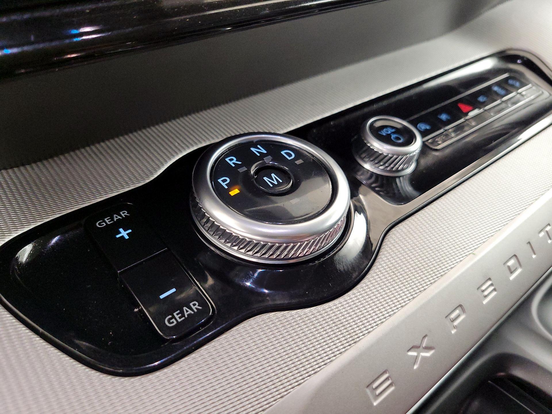 Thumbnail: 2025 Ford Expedition - 18