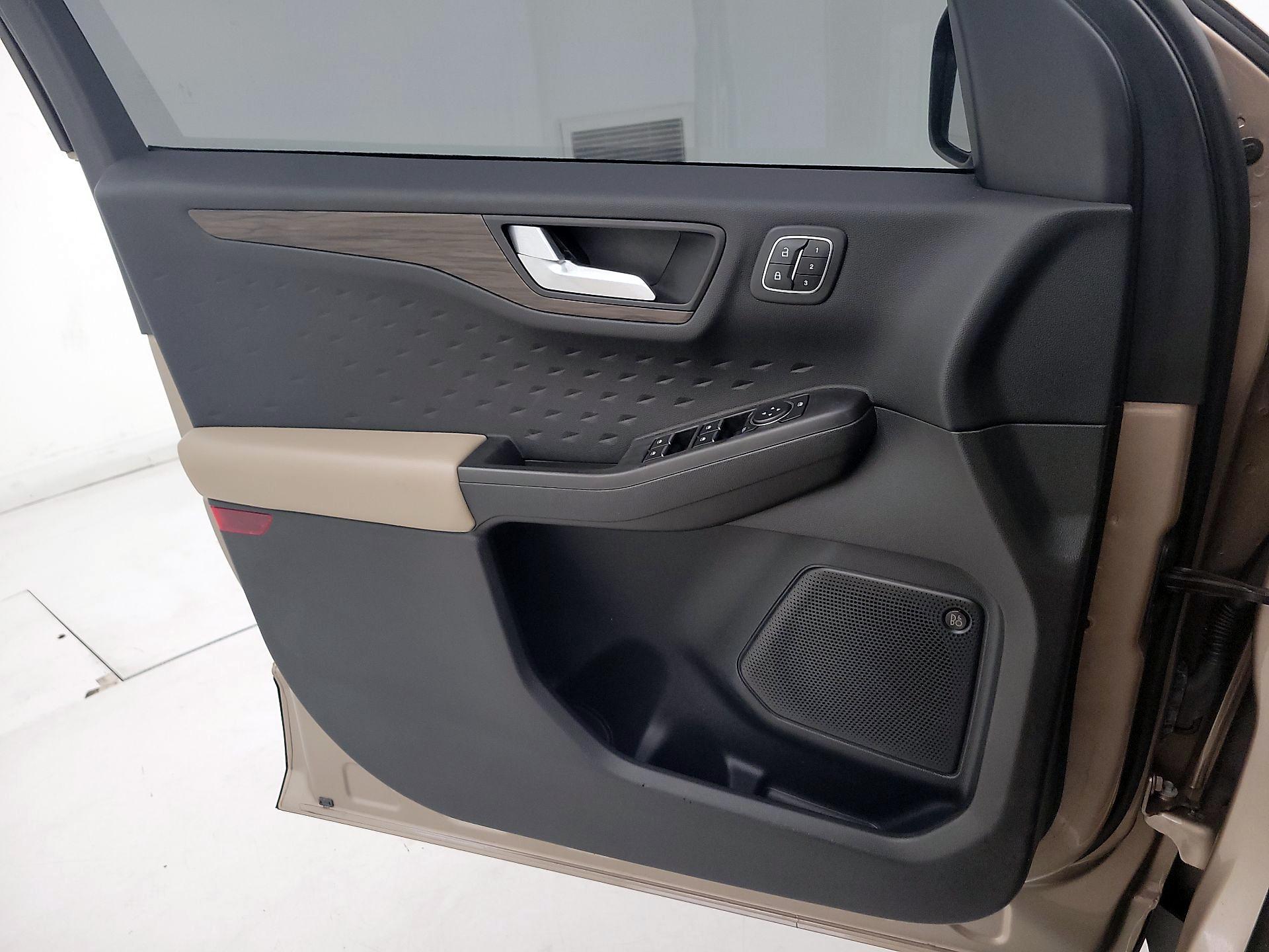 Thumbnail: 2020 Ford Escape - 10