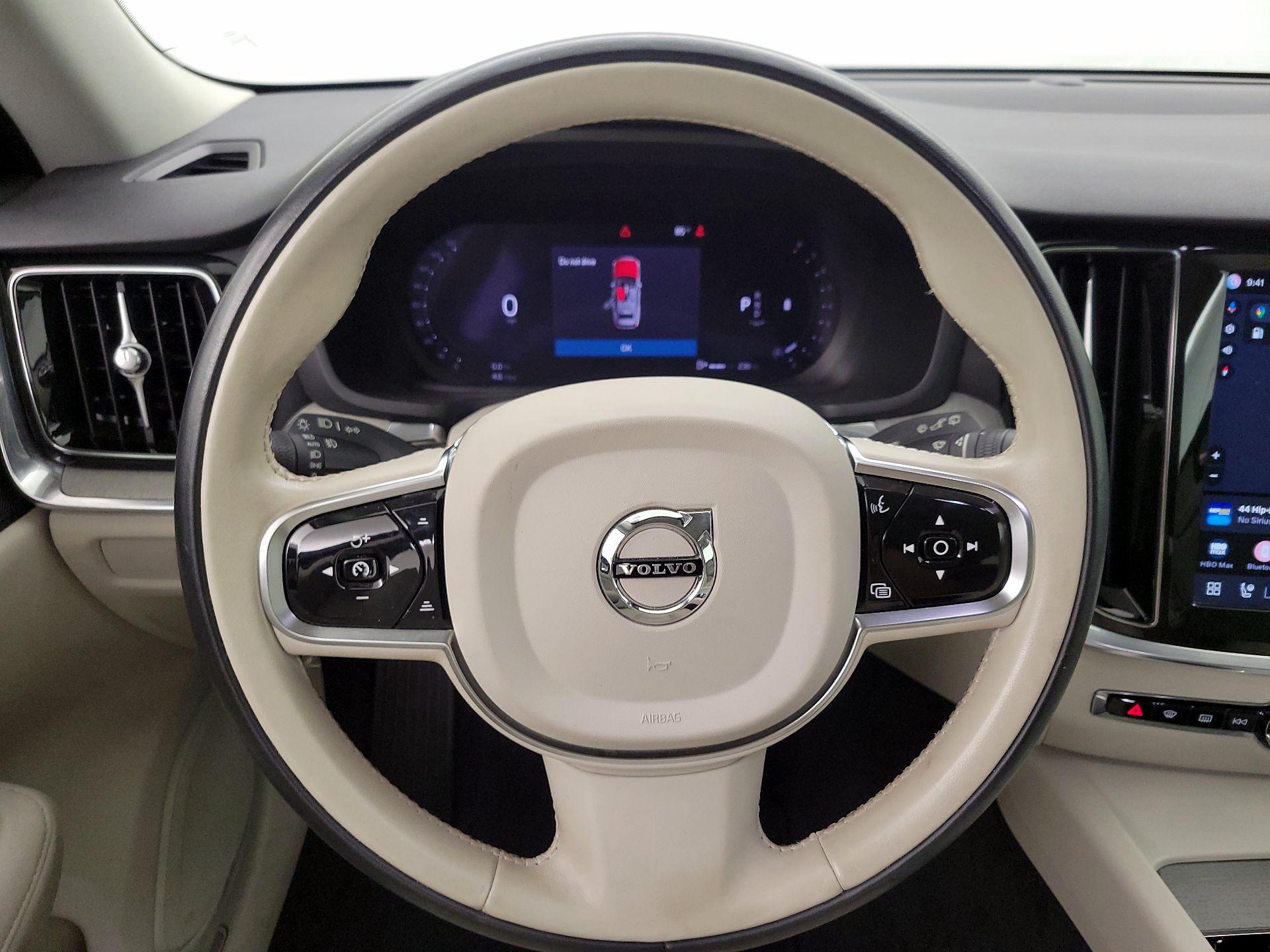 Thumbnail: 2025 Volvo S60 - 10