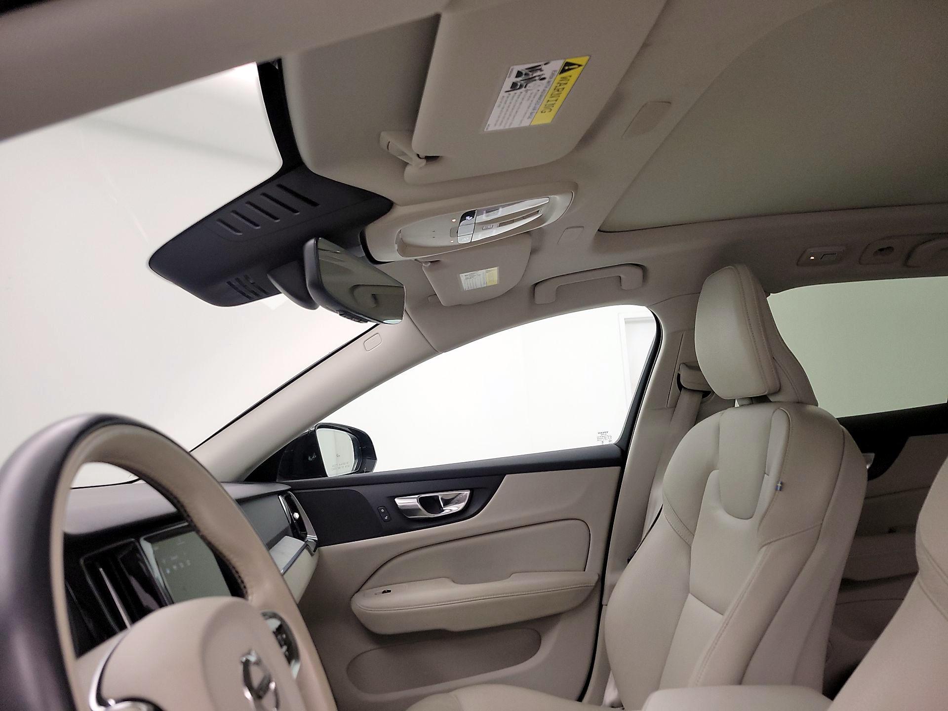 Thumbnail: 2025 Volvo S60 - 20
