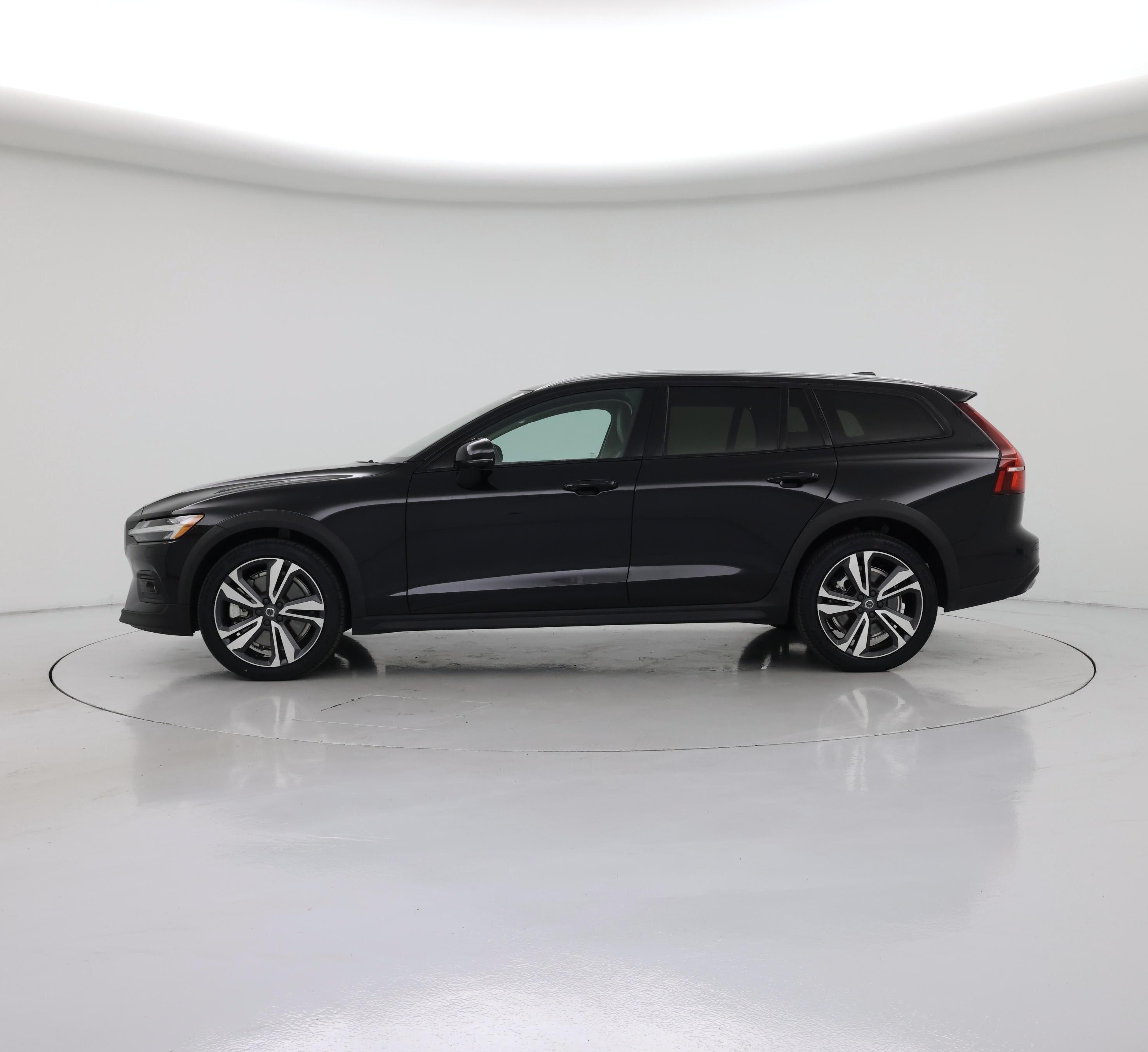 Thumbnail: 2025 Volvo S60 - 3