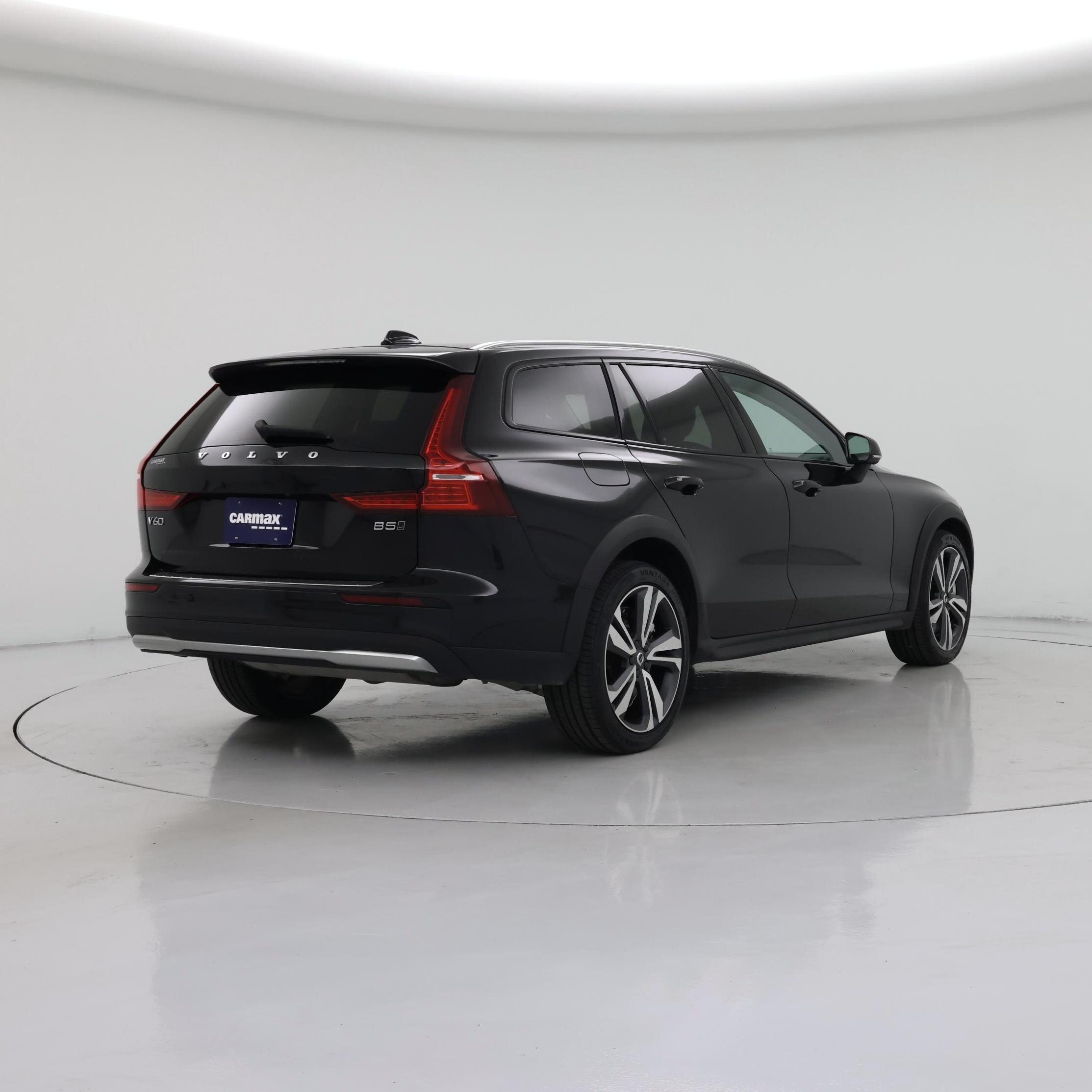 Thumbnail: 2025 Volvo S60 - 8
