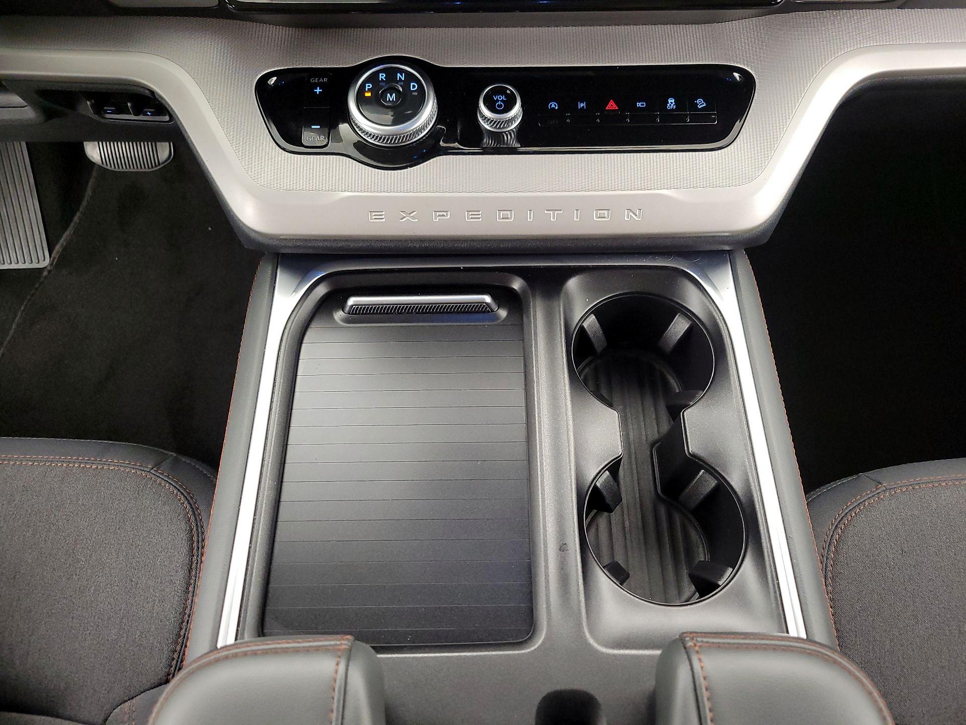Thumbnail: 2025 Ford Expedition MAX - 17