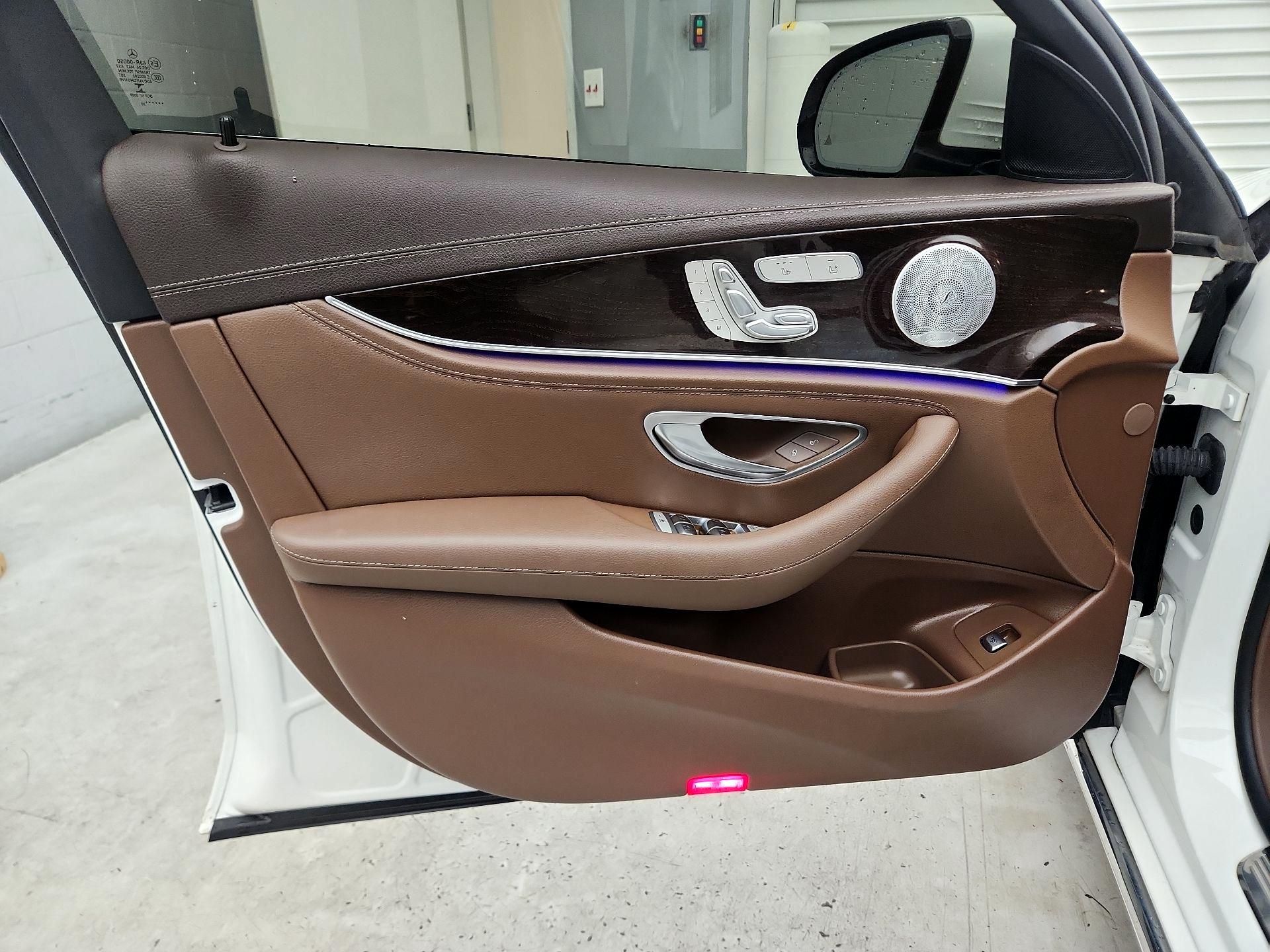 Thumbnail: 2020 Mercedes-Benz E-Class - 12