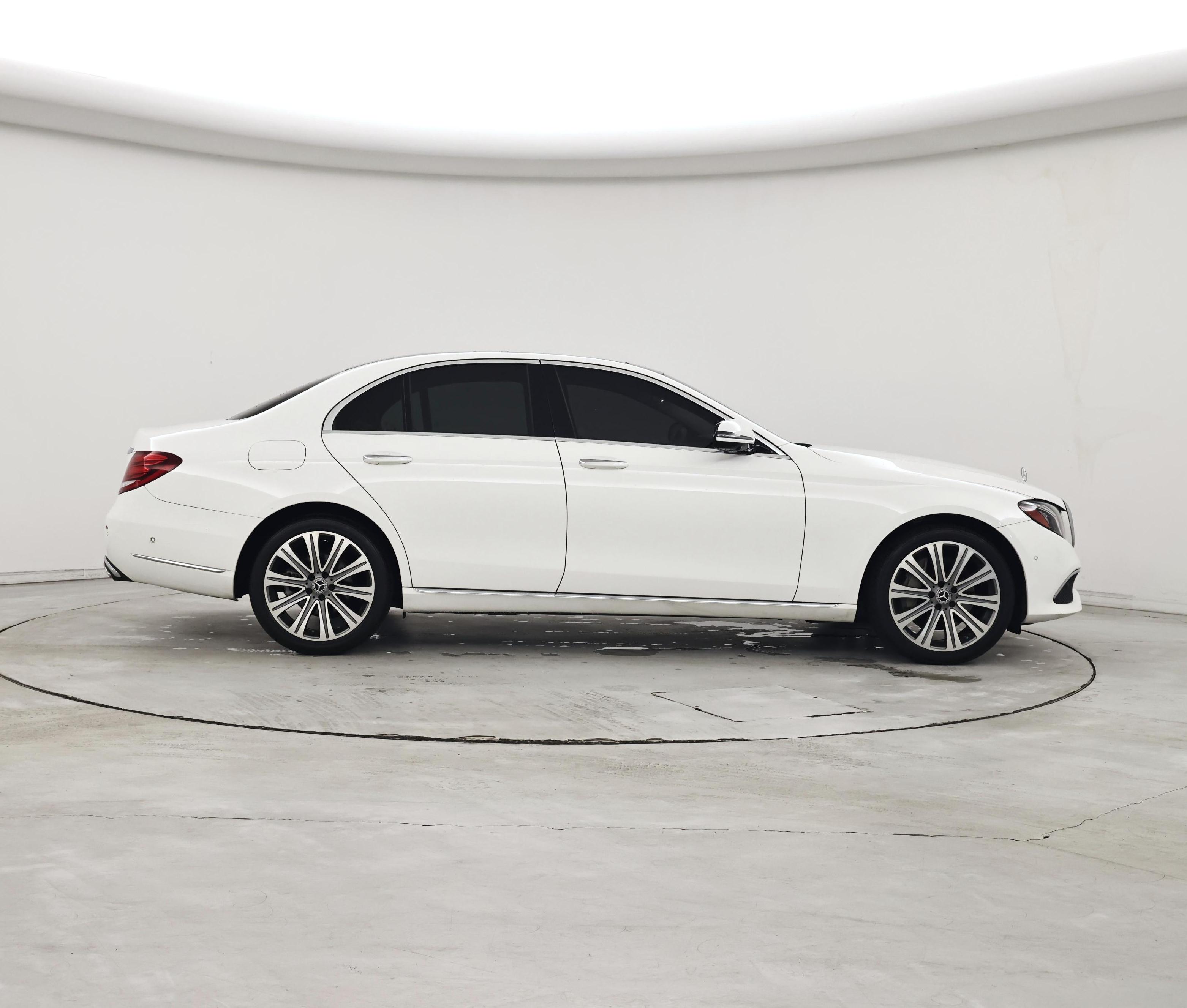 Thumbnail: 2020 Mercedes-Benz E-Class - 7